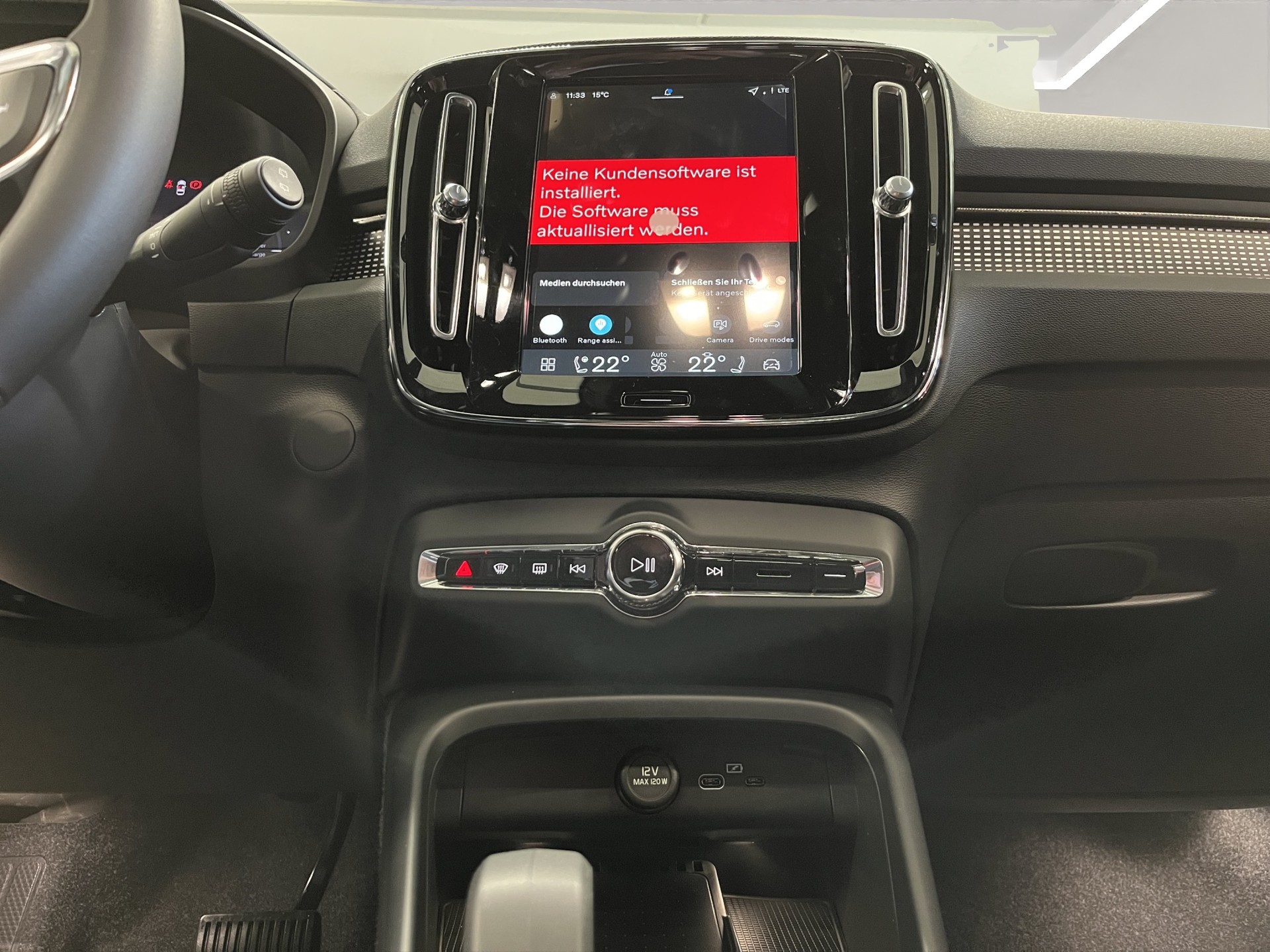 VOLVO EX40 Twin Ultra AWD-image-11