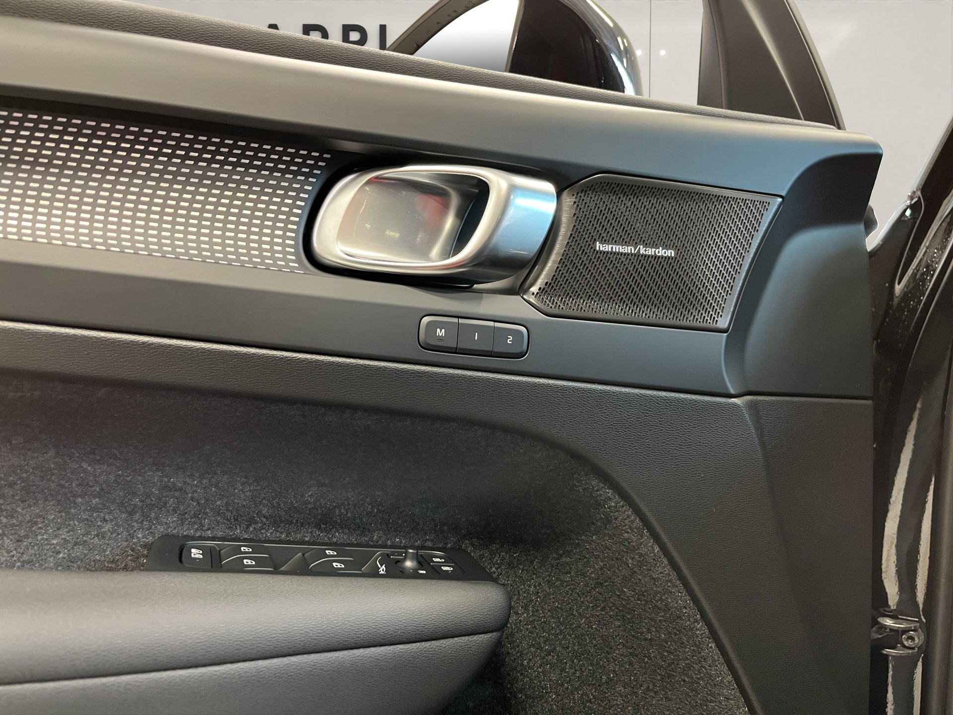 VOLVO EX40 Twin Ultra AWD-image-13