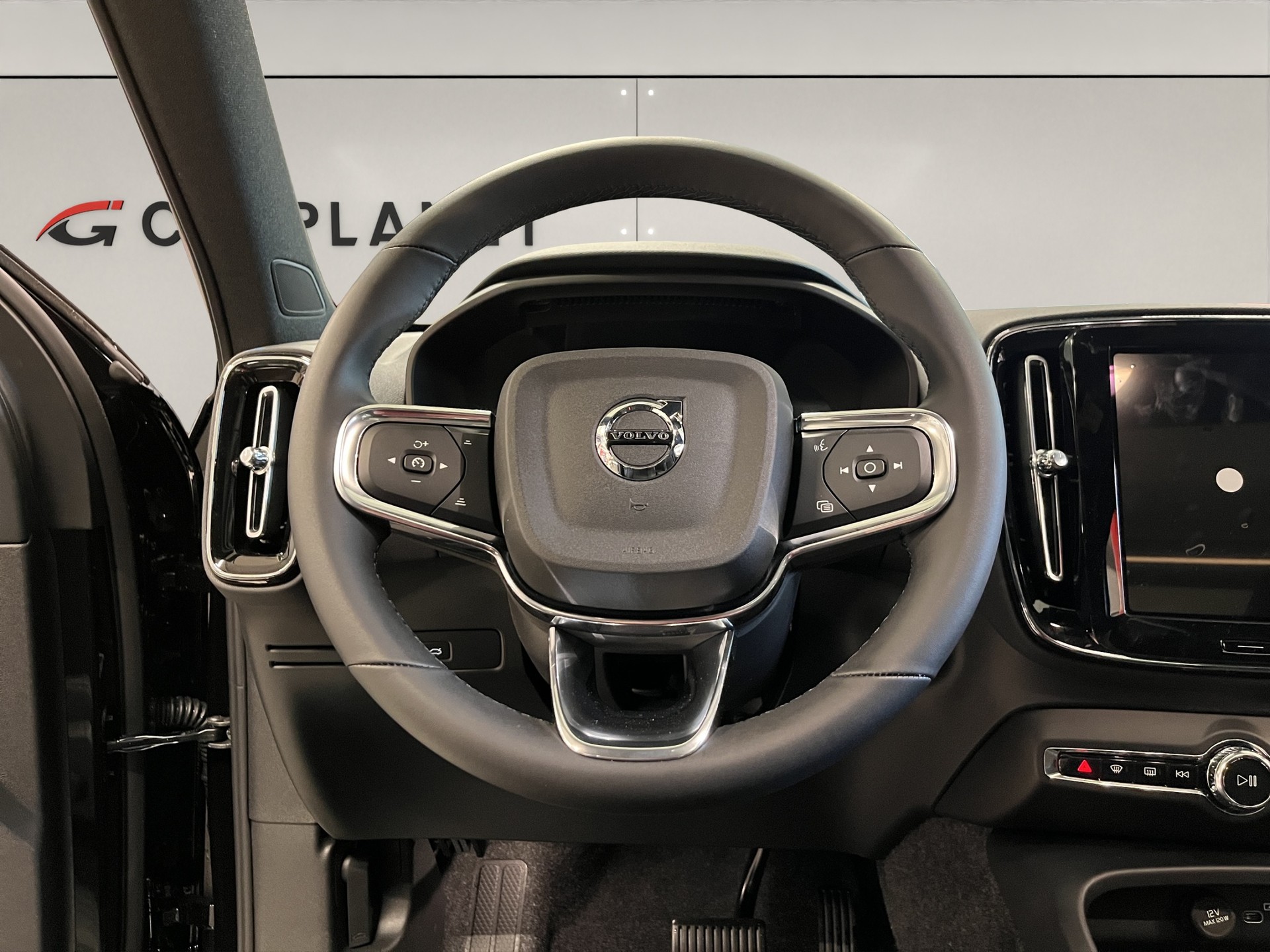 VOLVO EX40 Twin Ultra AWD-image-9