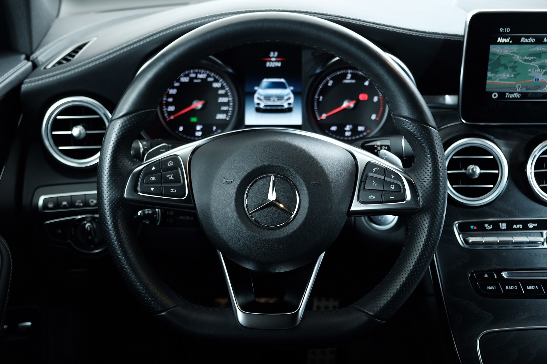 MERCEDES-BENZ GLC 250 d AMG Line 4Matic 9G-Tronic-image-7