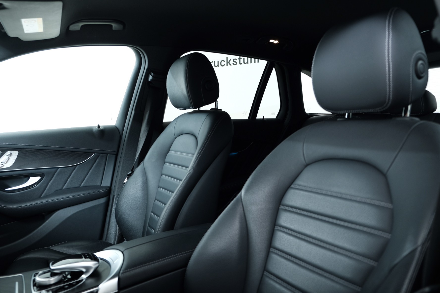 MERCEDES-BENZ GLC 250 d AMG Line 4Matic 9G-Tronic-image-9