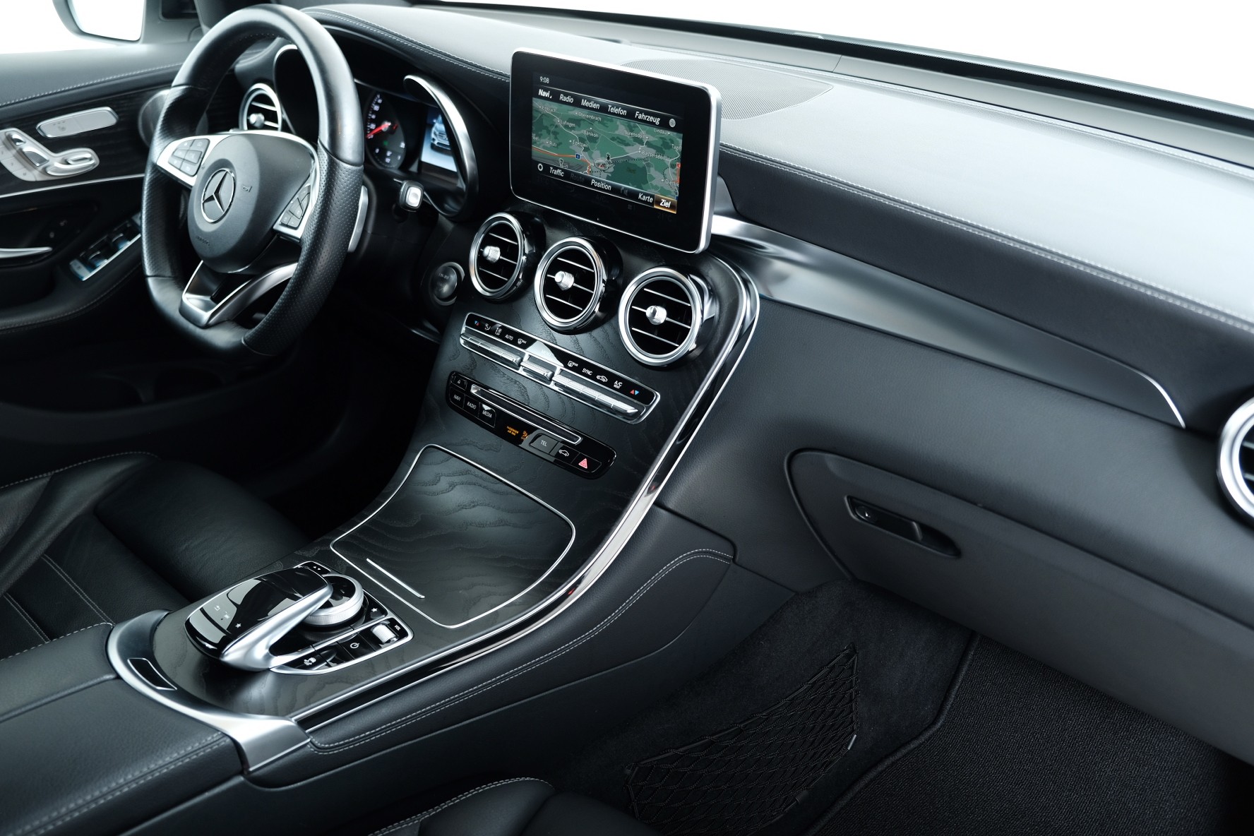 MERCEDES-BENZ GLC 250 d AMG Line 4Matic 9G-Tronic-image-5