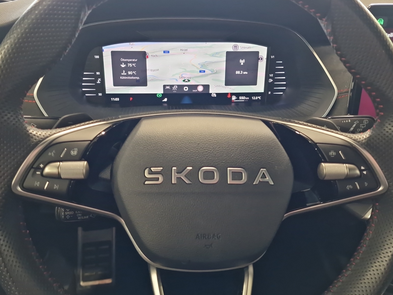 SKODA Octavia Combi 2.0 TSI DSG RS-image-14