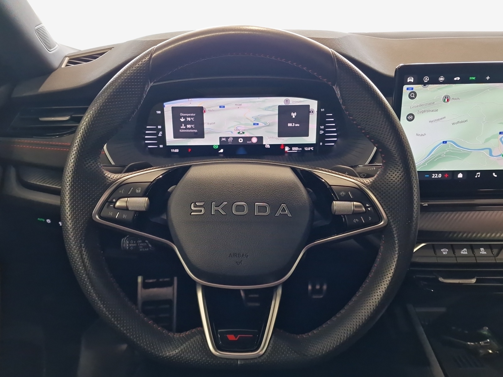 SKODA Octavia Combi 2.0 TSI DSG RS-image-9