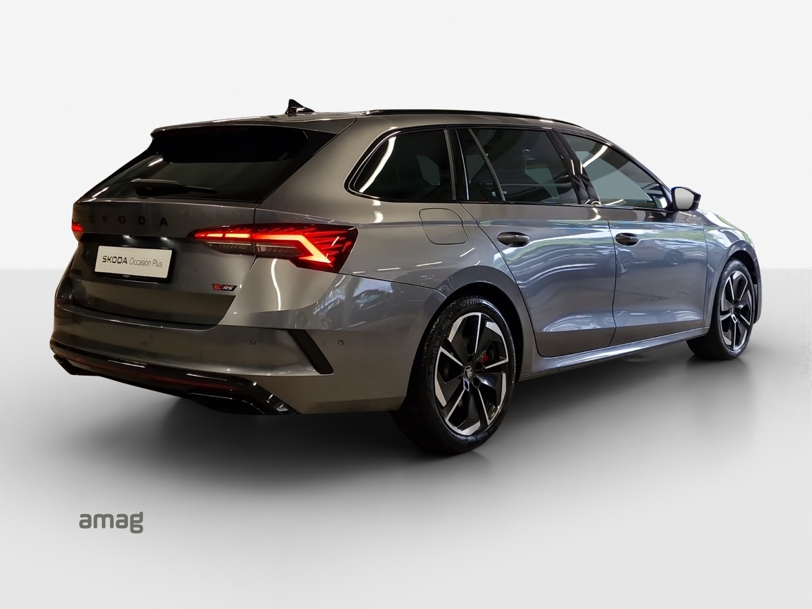 SKODA Octavia Combi 2.0 TSI DSG RS-image-4