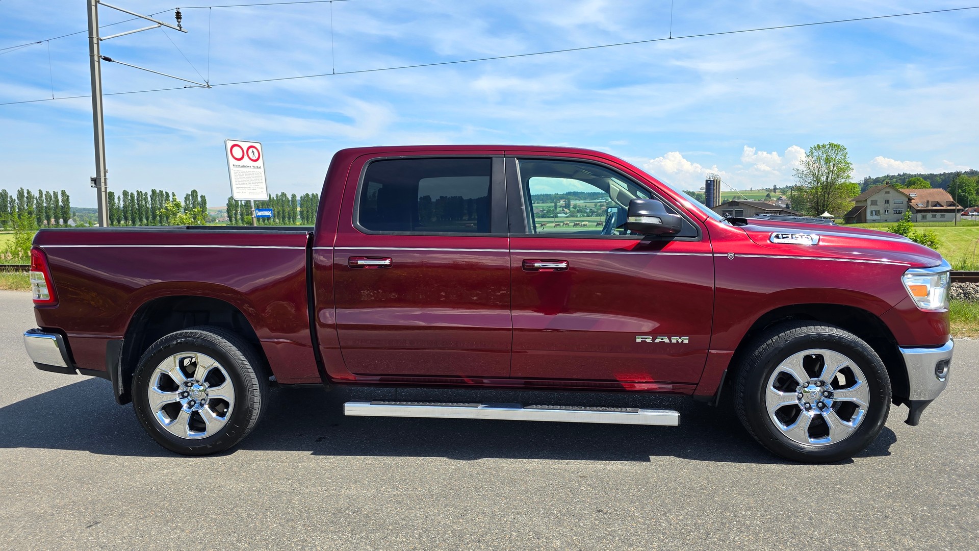 DODGE 1500 Crew Cab 5.7 Hemi Bighorn-image-9