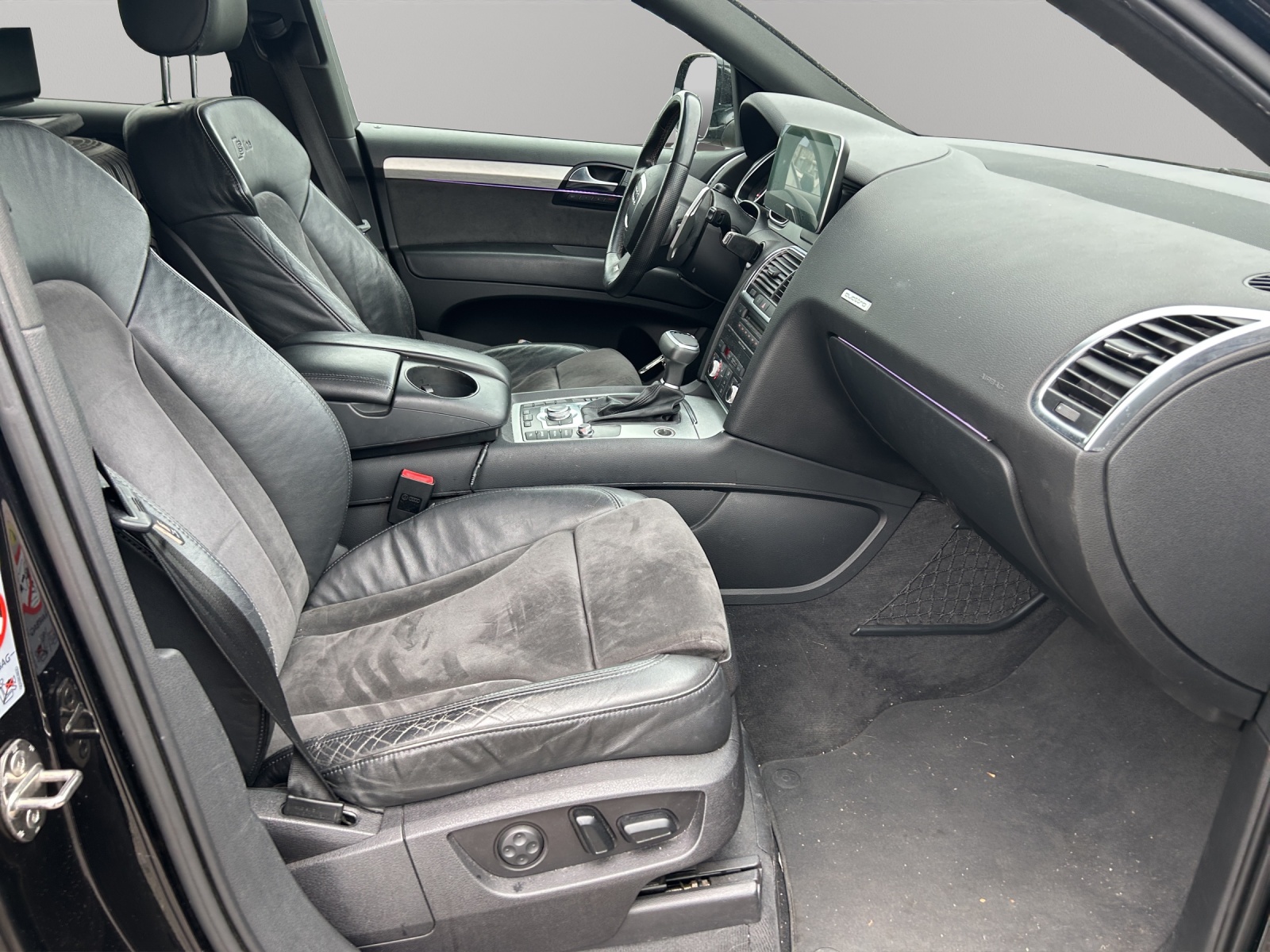 AUDI Q7 3.0 TDI quattro tiptronic-image-13