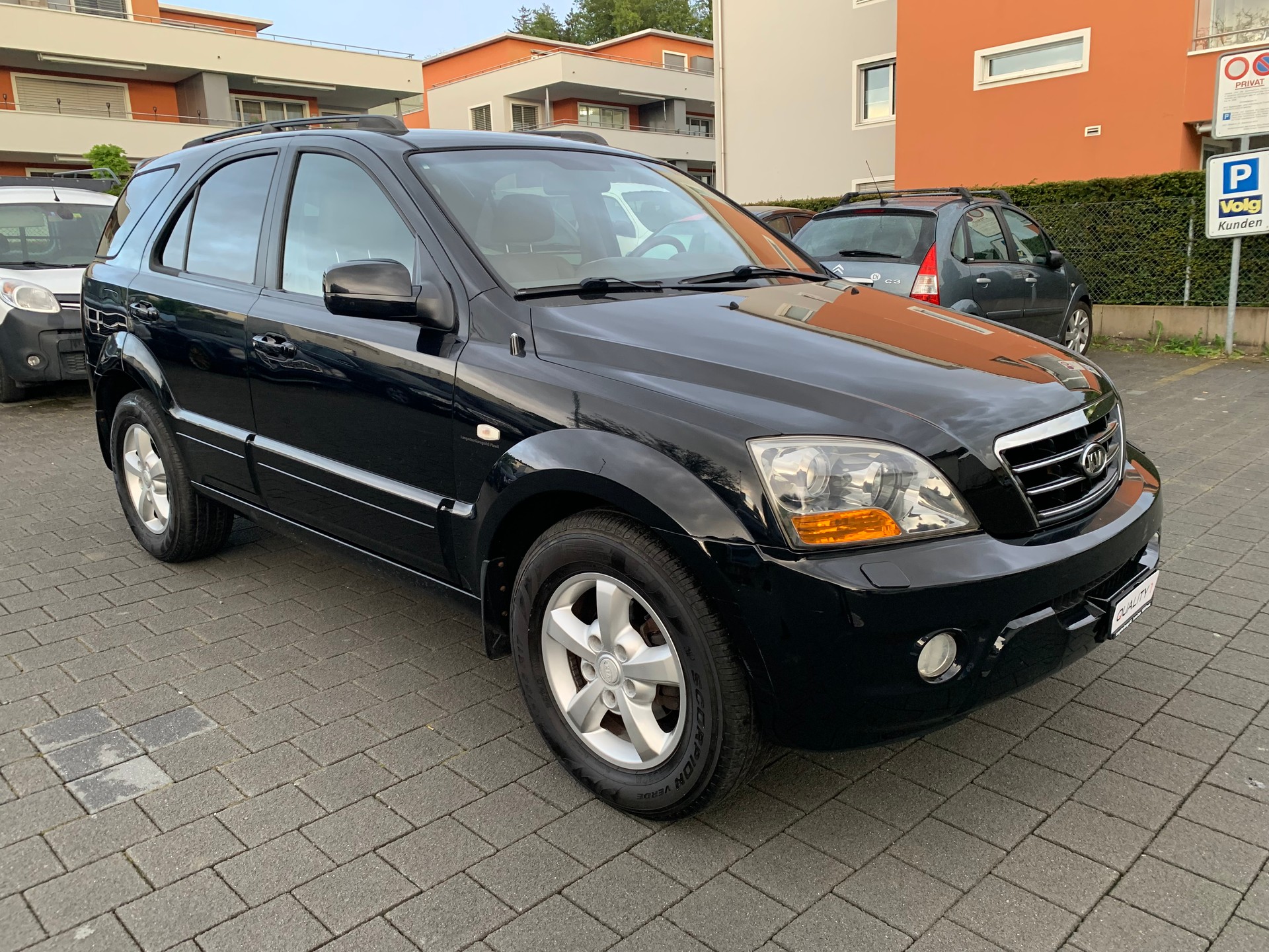 KIA Sorento 2.5 CRDI Trend-image-1