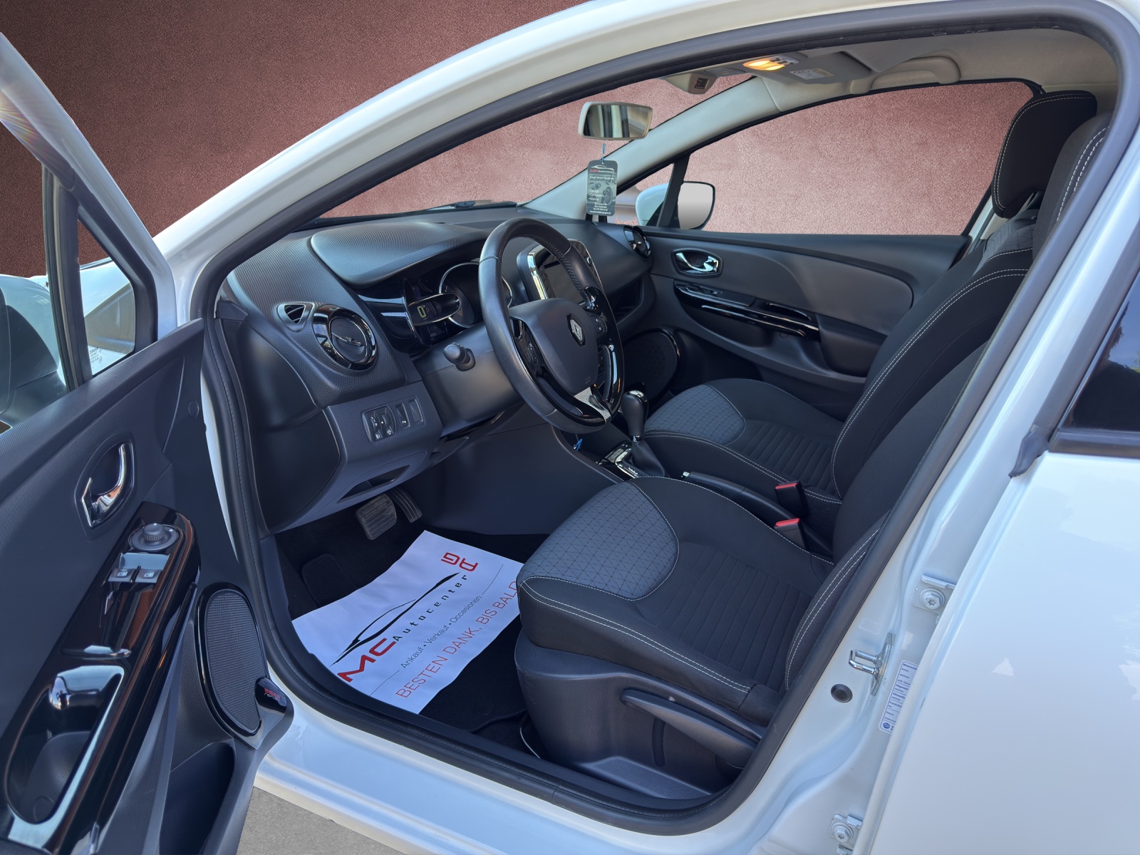 RENAULT Clio 1.5 dCi Swiss Edition EDC-image-5