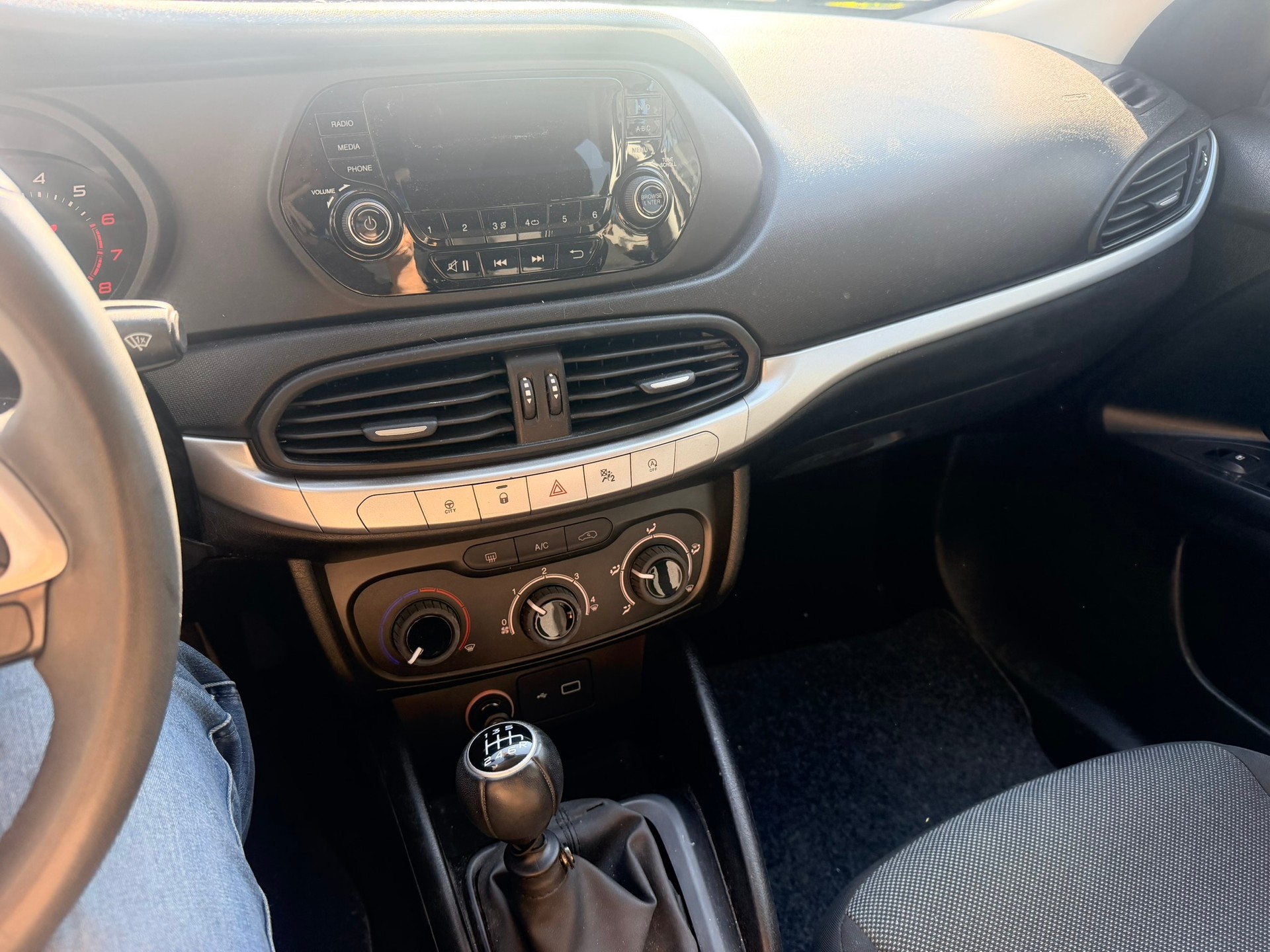 FIAT Tipo 1.4T Station Wagon Street-image-13
