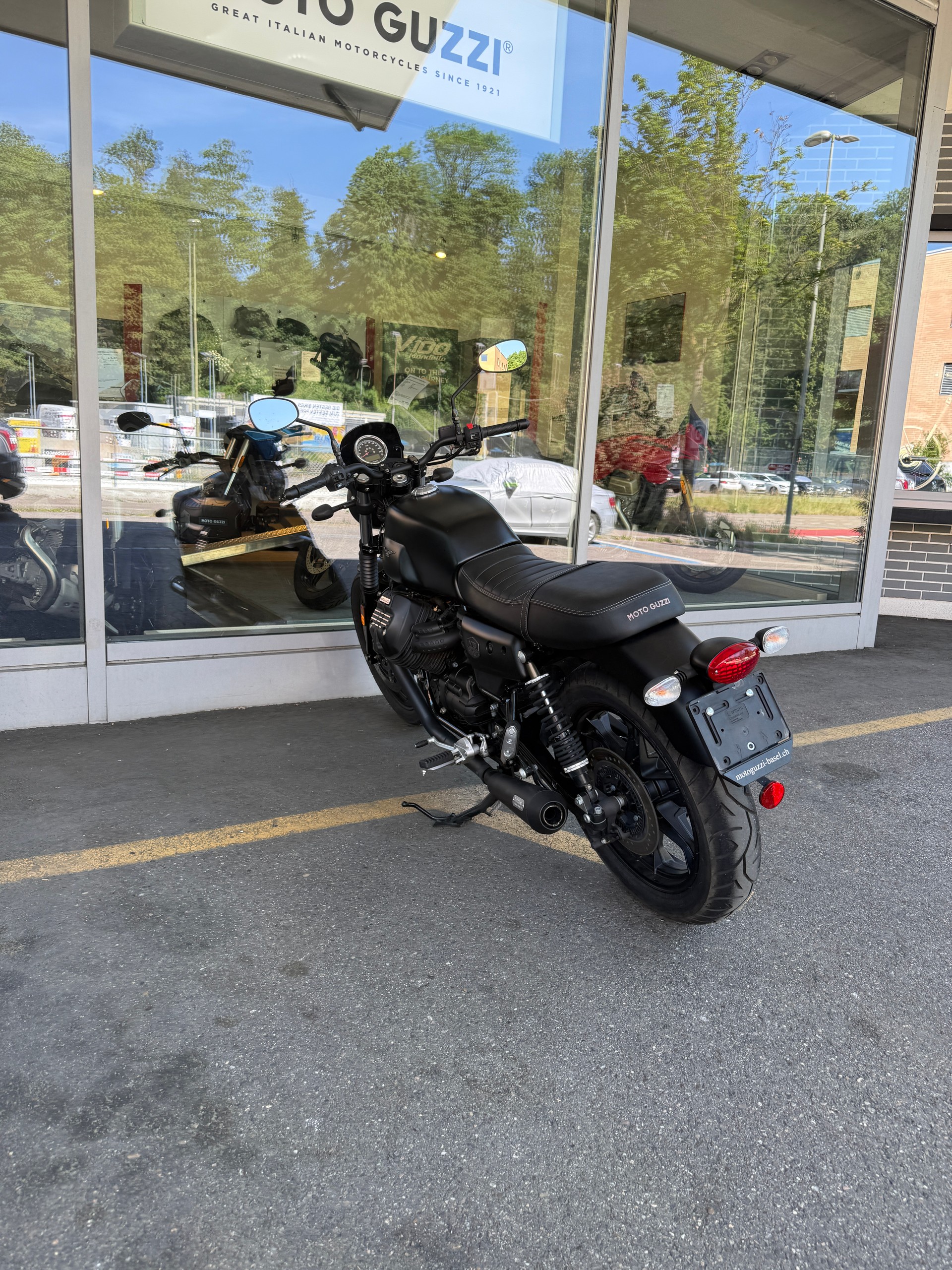 MOTO GUZZI V 7 III Stone-image-8