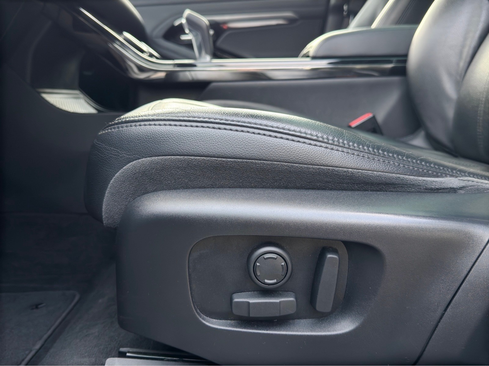 LAND ROVER Range Rover Evoque R-Dynamic P 200 SE AT9-image-22
