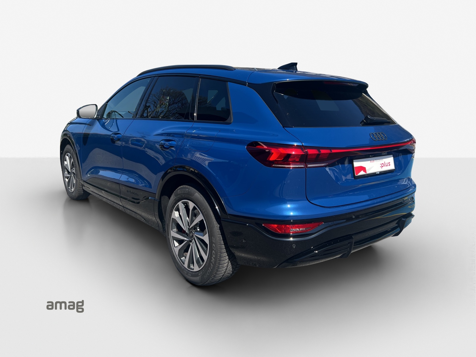 AUDI Q6 e-tron quattro-image-2