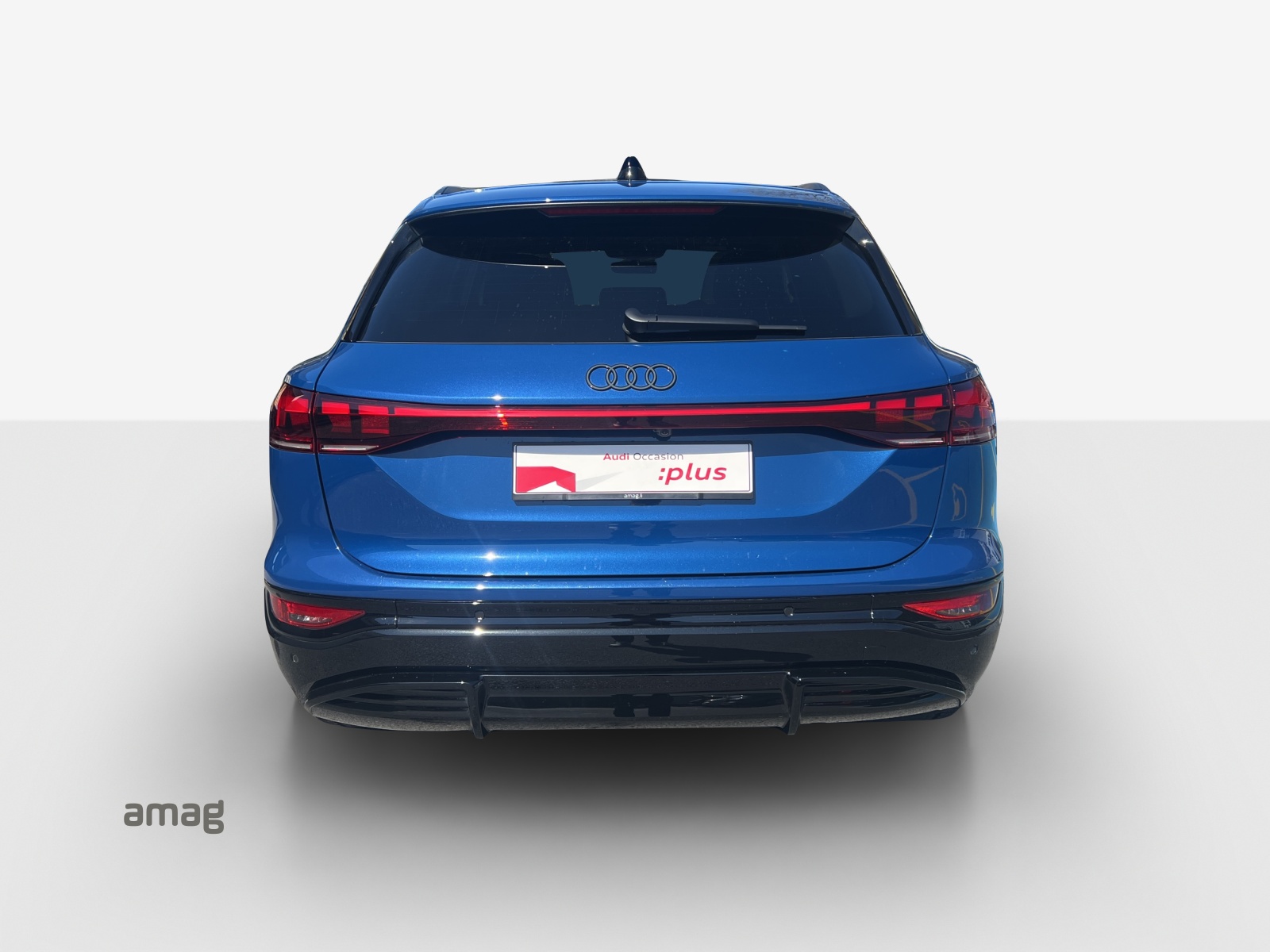 AUDI Q6 e-tron quattro-image-3