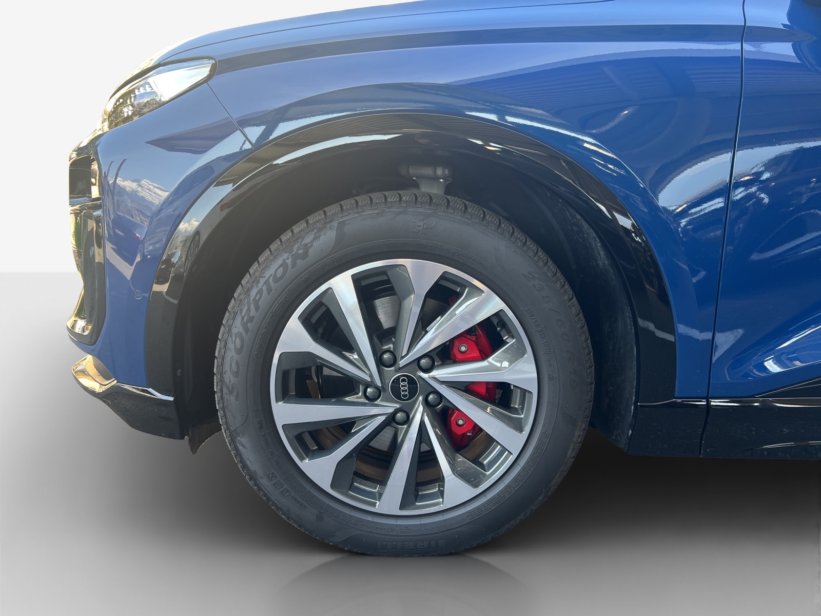 AUDI Q6 e-tron quattro-image-13