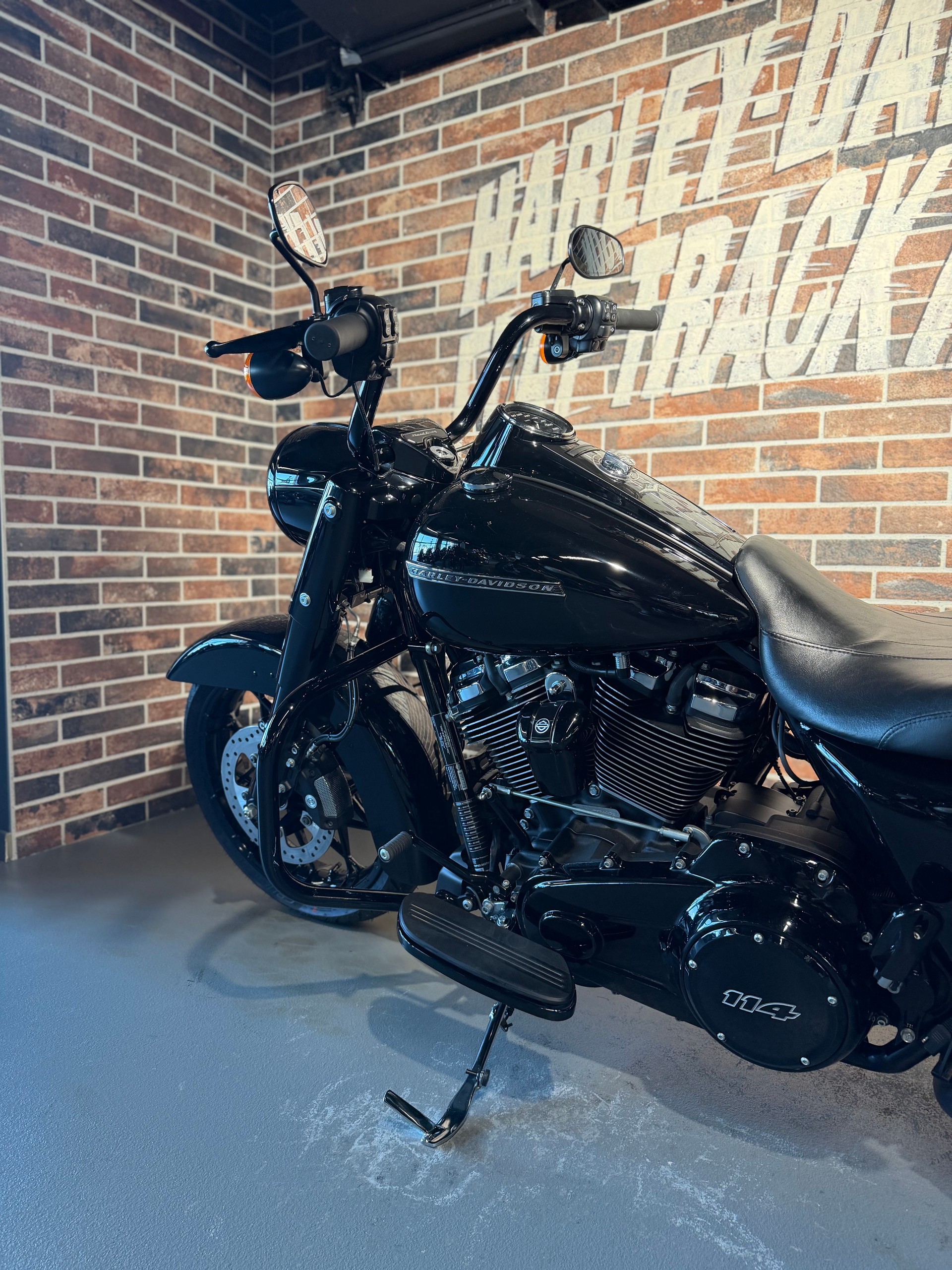 HARLEY-DAVIDSON FLHRXS Road King Special 114 ABS-showroom-element-2