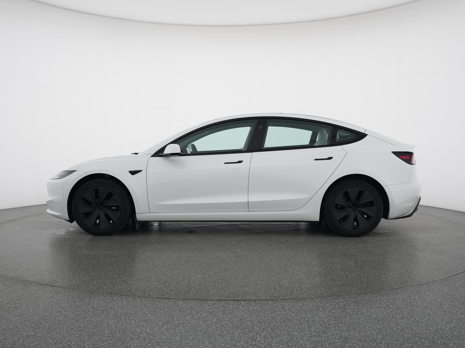 TESLA Model 3 RWD-image-2