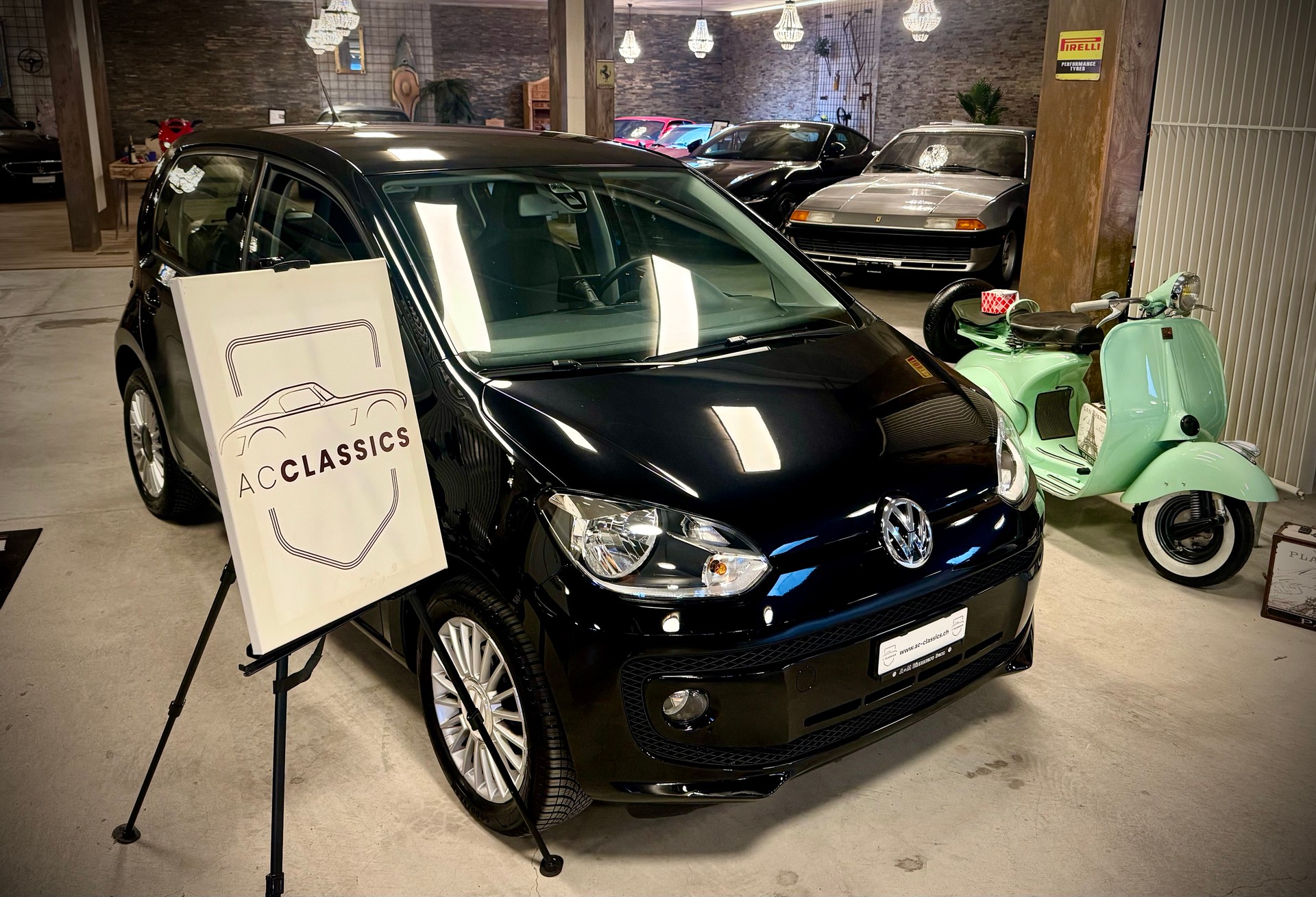 VW Up 1.0 black up Art on Ice ASG-image-4
