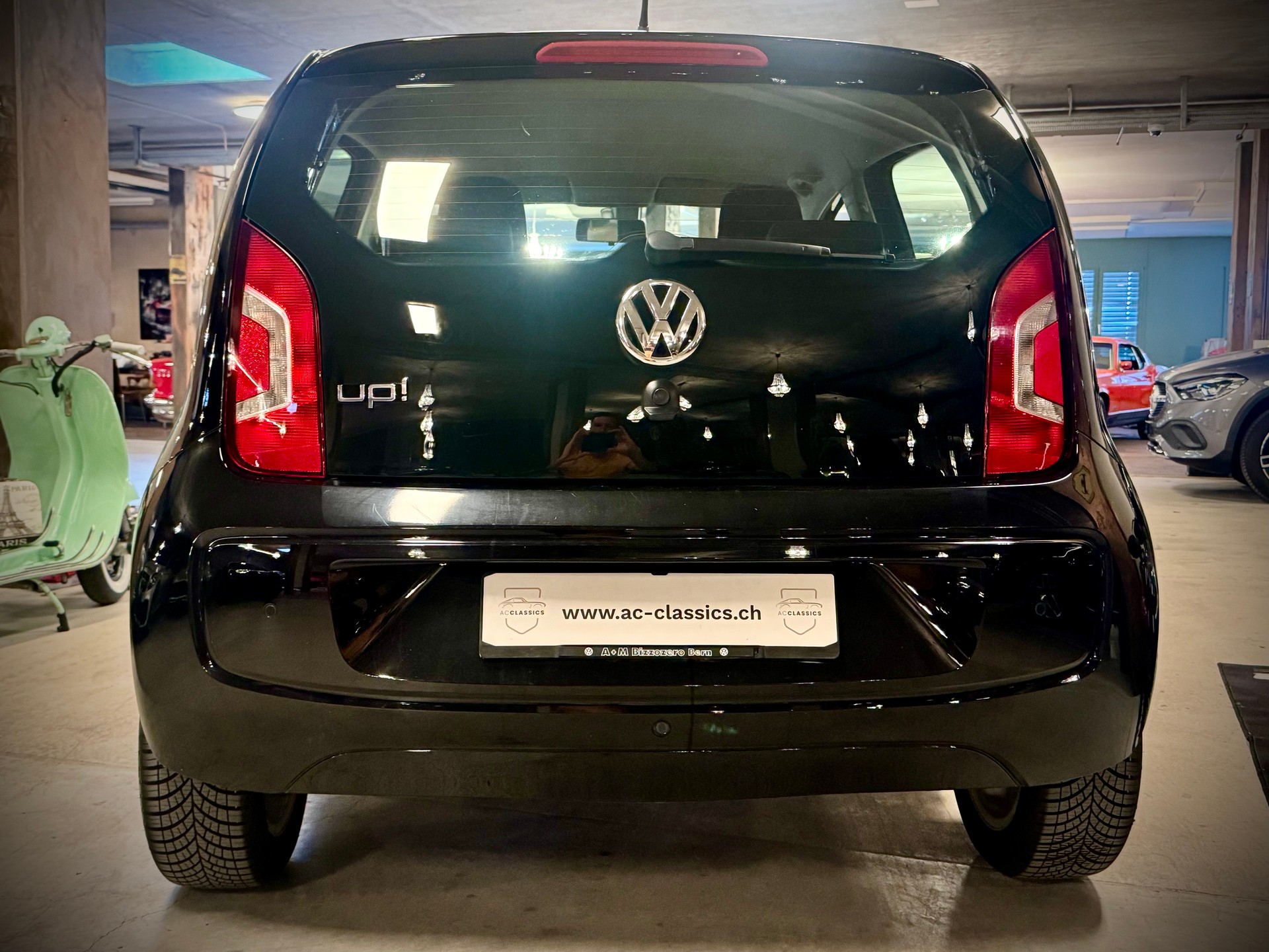 VW Up 1.0 black up Art on Ice ASG-image-9