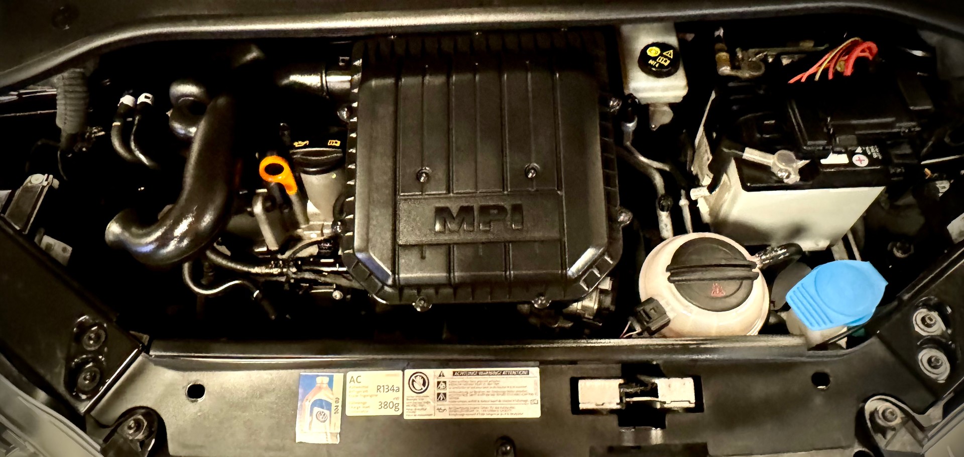 VW Up 1.0 black up Art on Ice ASG-image-24