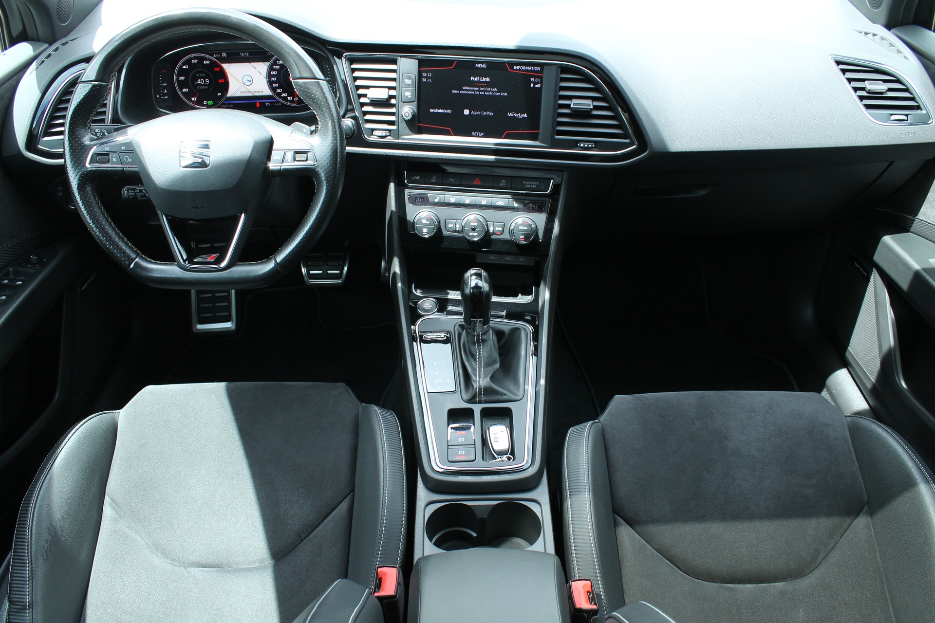 SEAT Leon Cupra ST 4Drive 300 DSG-image-4