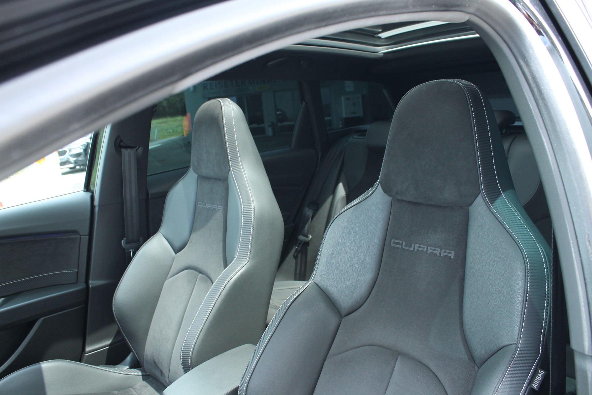 SEAT Leon Cupra ST 4Drive 300 DSG-image-5
