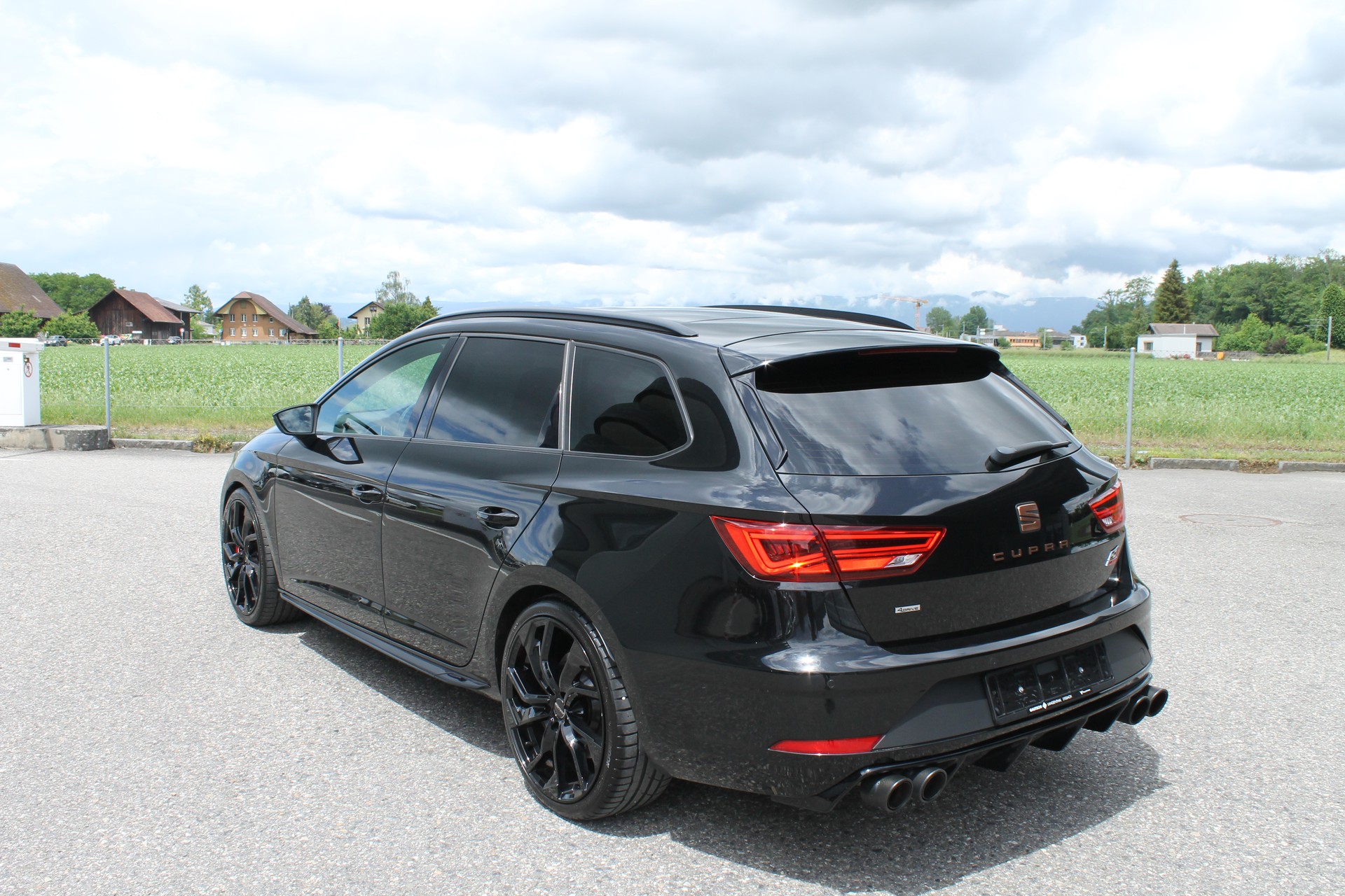 SEAT Leon Cupra ST 4Drive 300 DSG-image-0