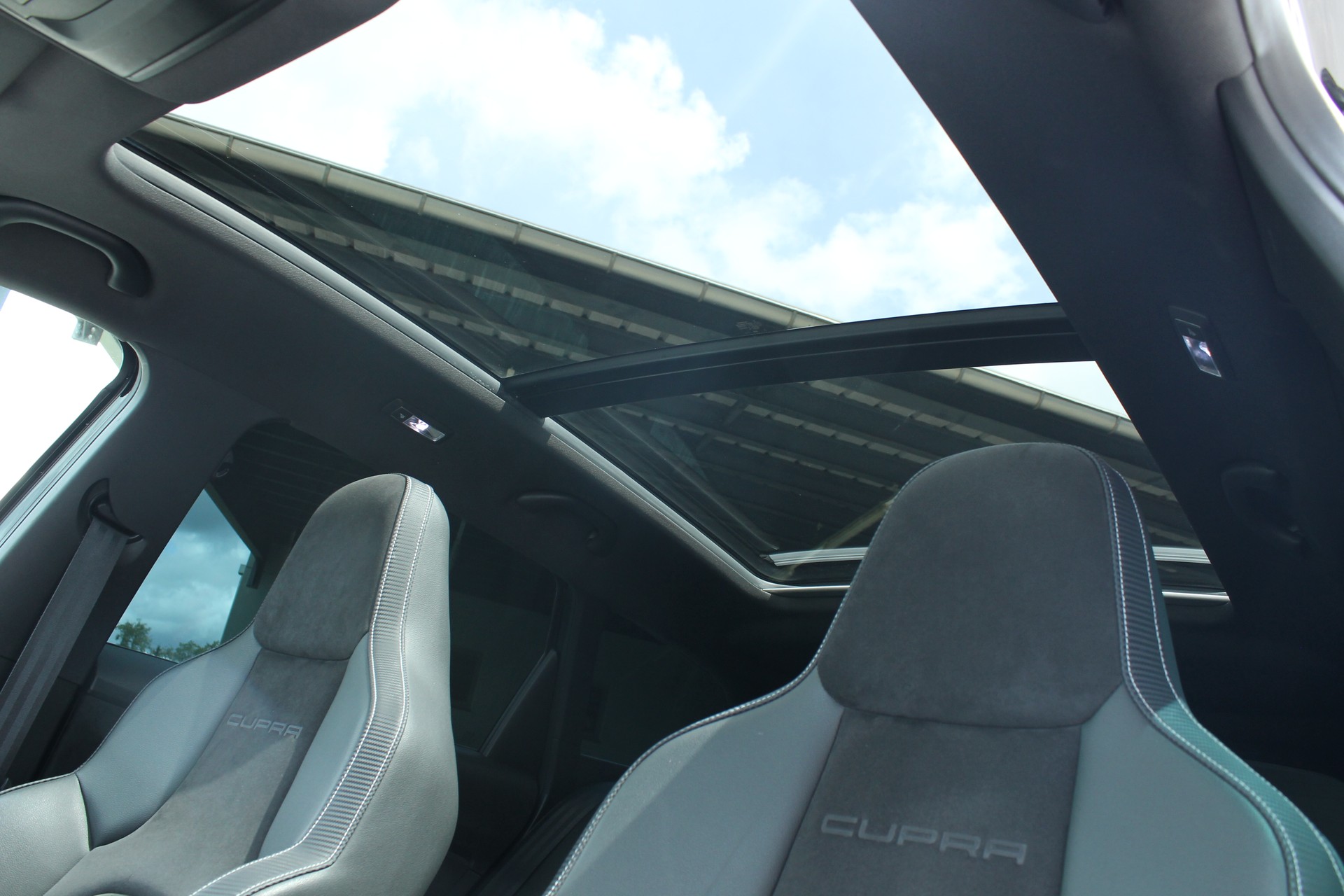 SEAT Leon Cupra ST 4Drive 300 DSG-image-6