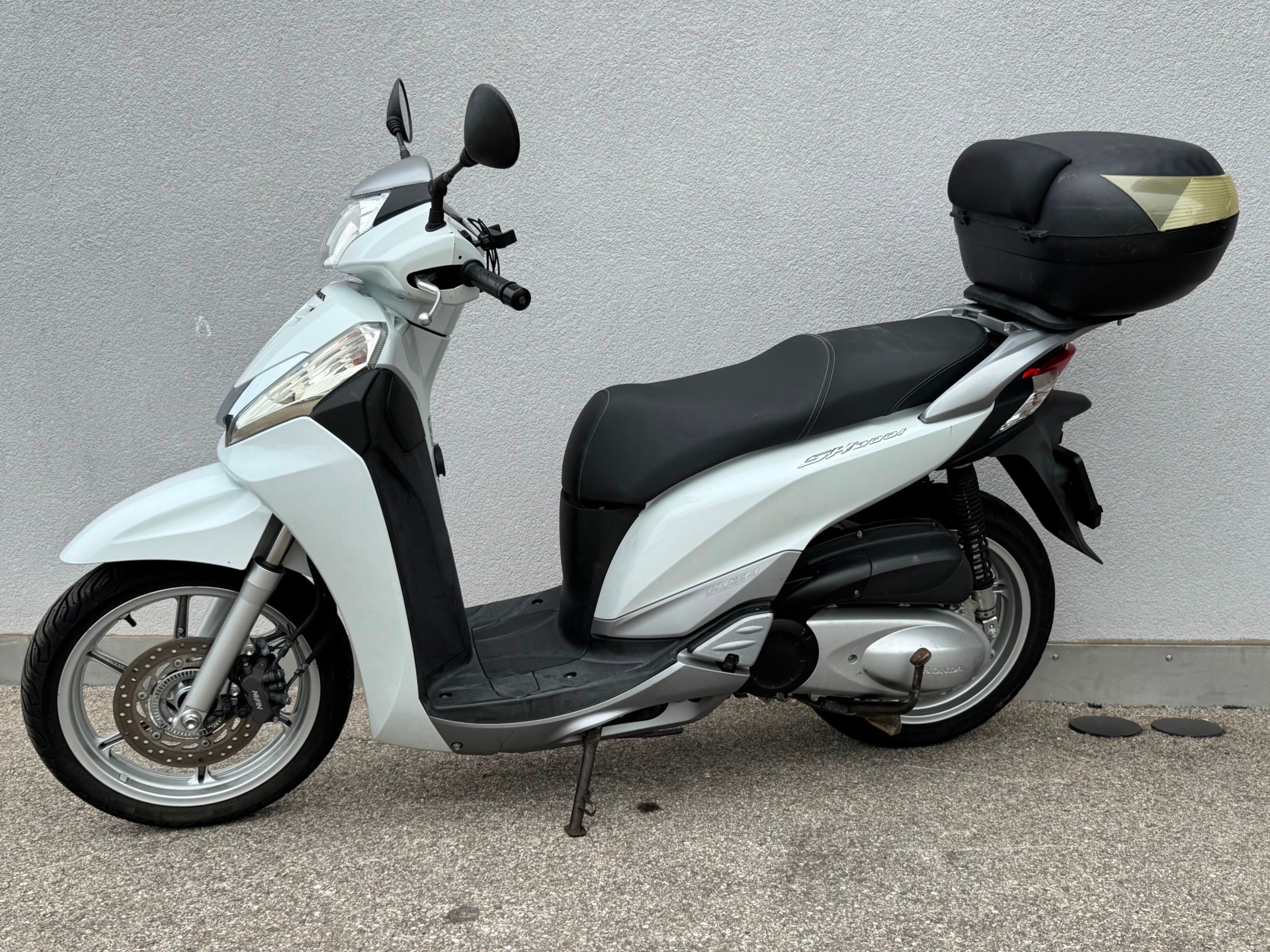 HONDA SH 300 i ABS-image-4