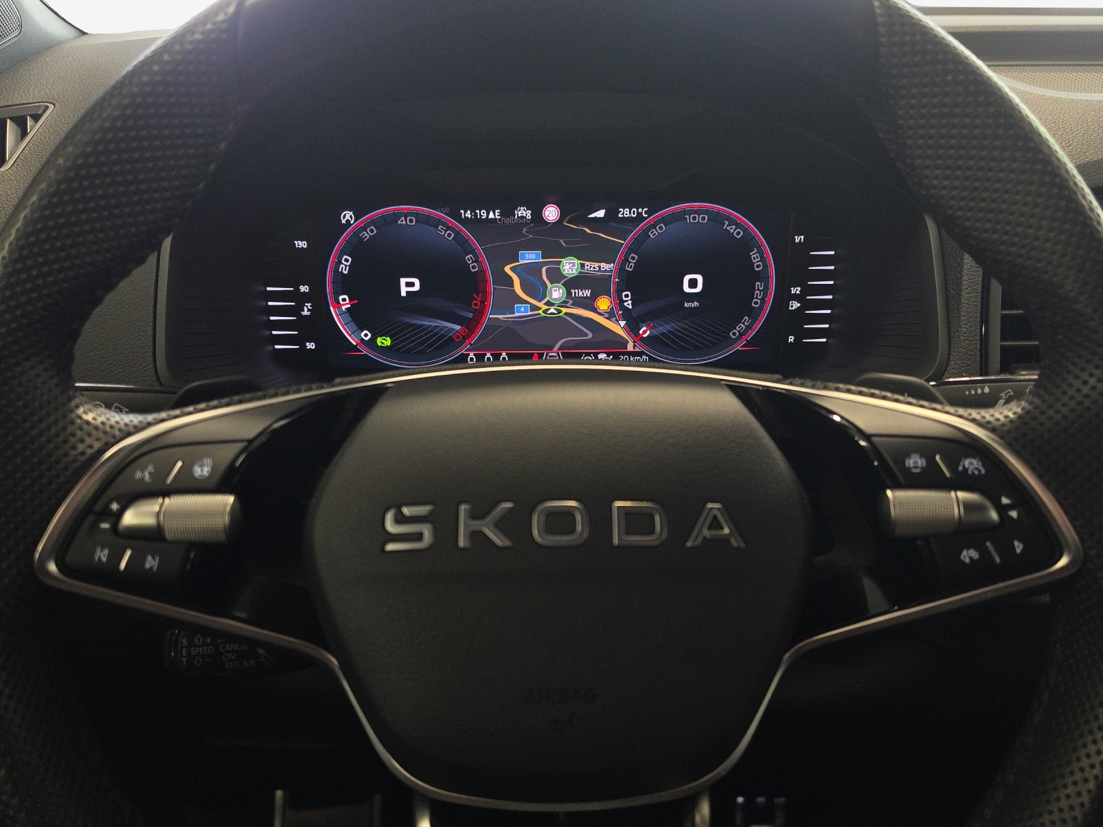 SKODA Karoq 2.0 TSI SportLine 4x4 DSG-image-10