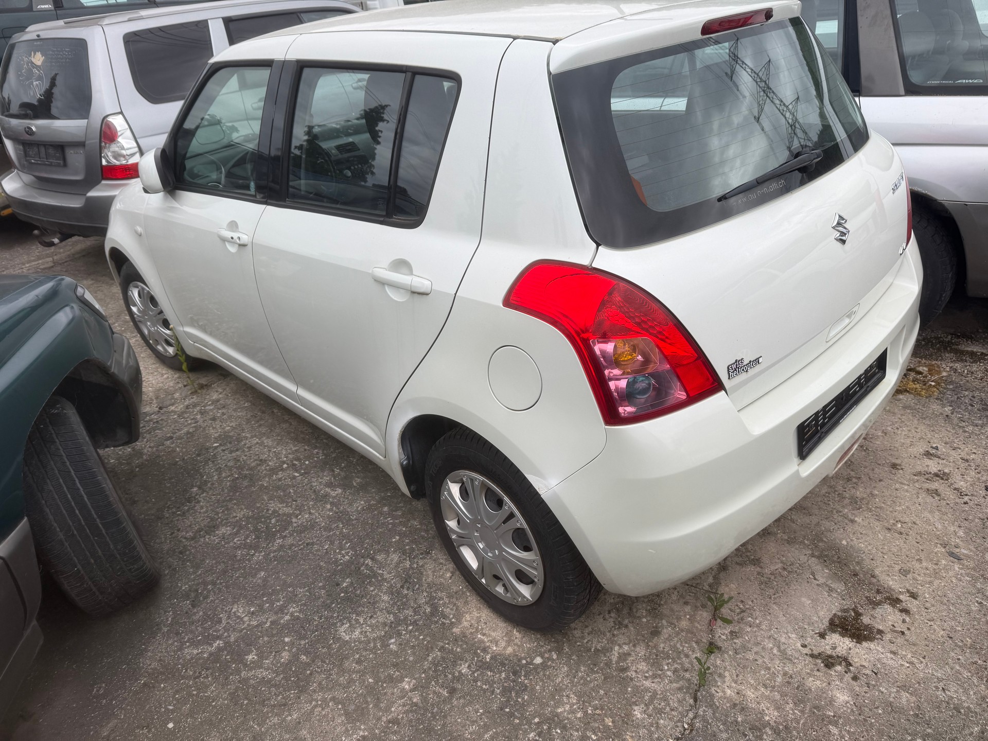 SUZUKI Swift 1.3i 16V GL 4x4-image-2