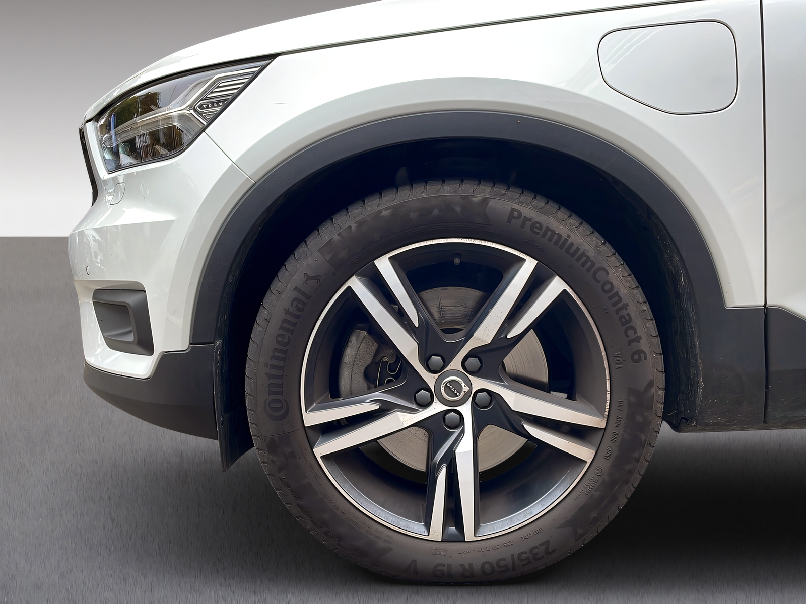 VOLVO XC40 1.5 T5 PiH R-Design-image-15