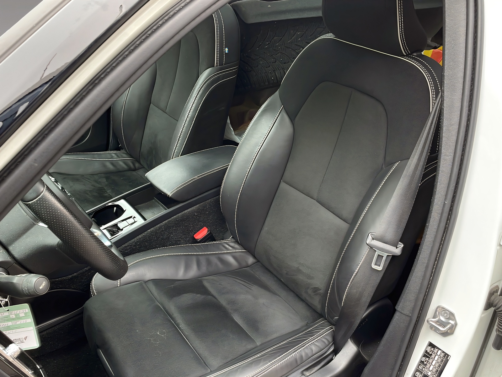 VOLVO XC40 1.5 T5 PiH R-Design-image-7