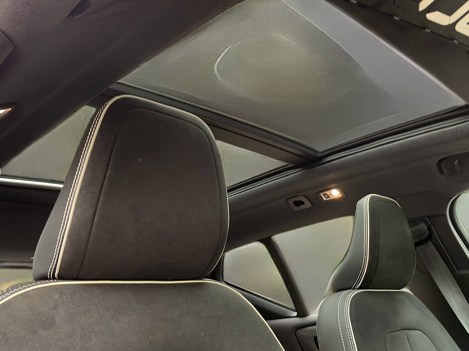 VOLVO XC40 1.5 T5 PiH R-Design-image-8