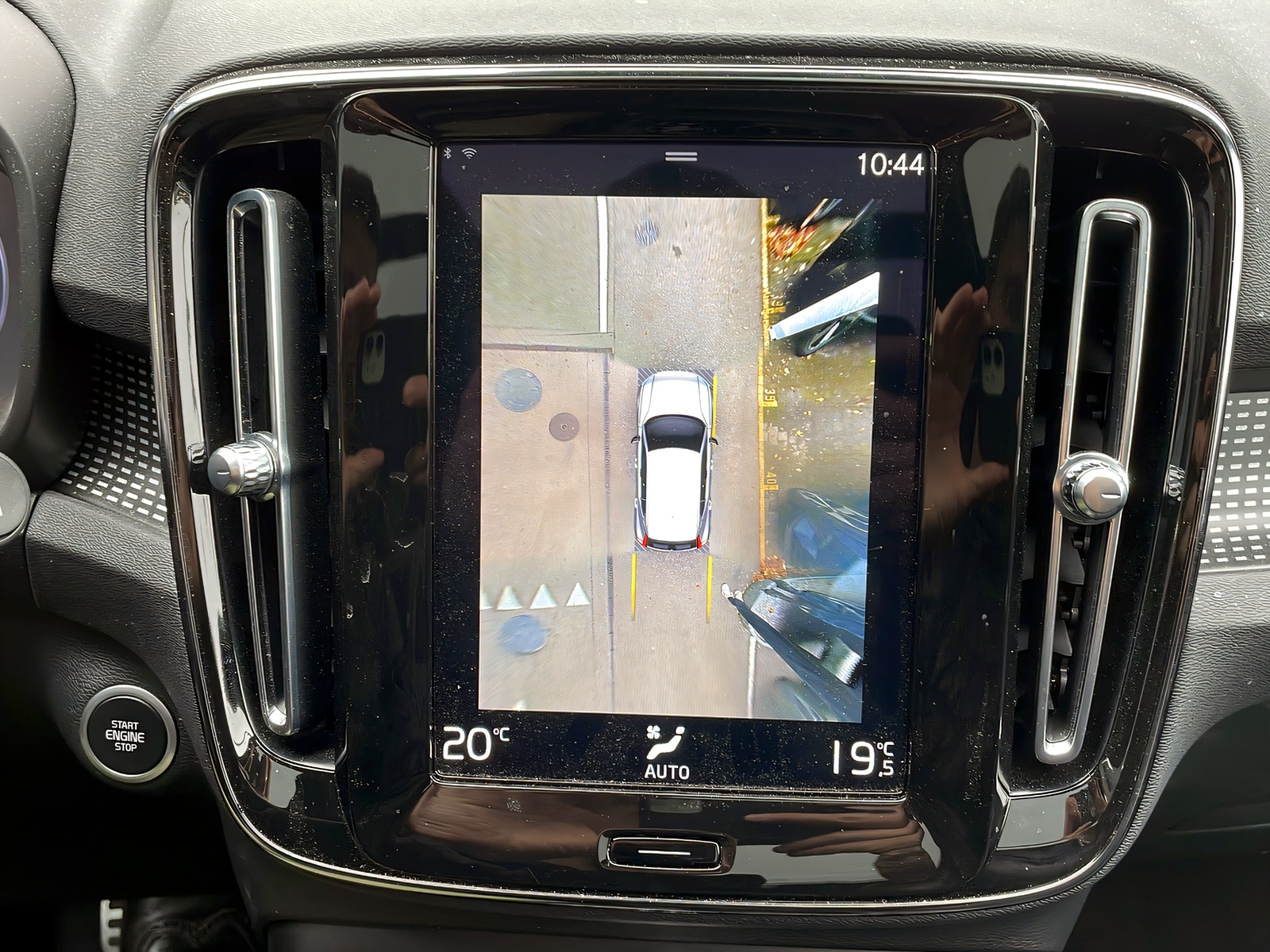 VOLVO XC40 1.5 T5 PiH R-Design-image-13