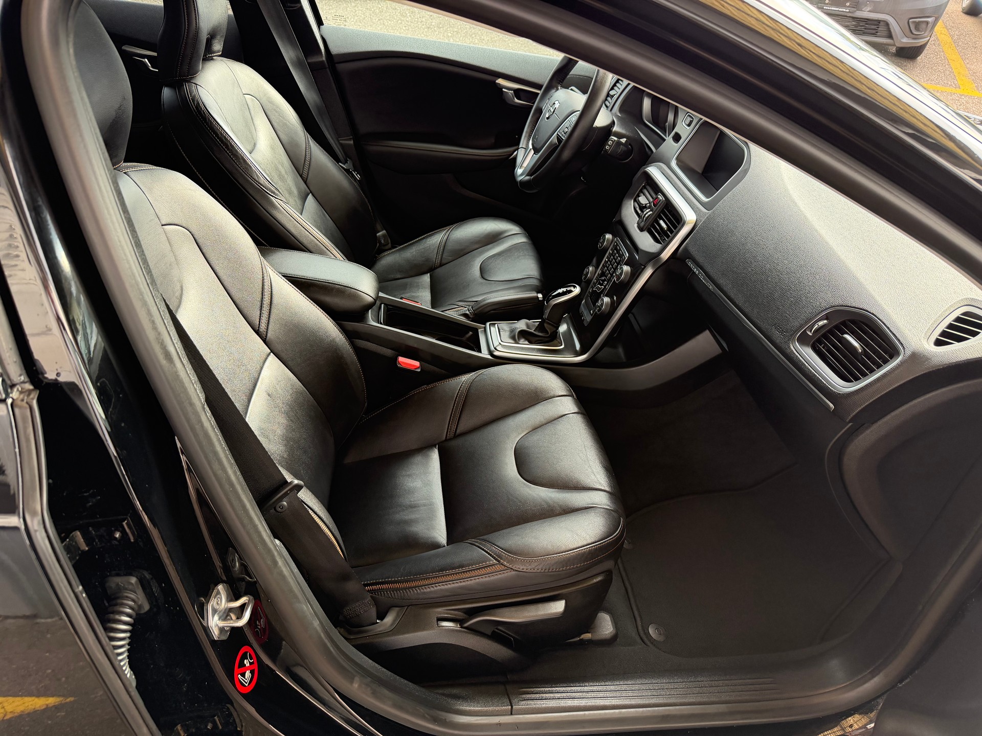 VOLVO V40 Cross Country Pro D2 Geartronic-image-10