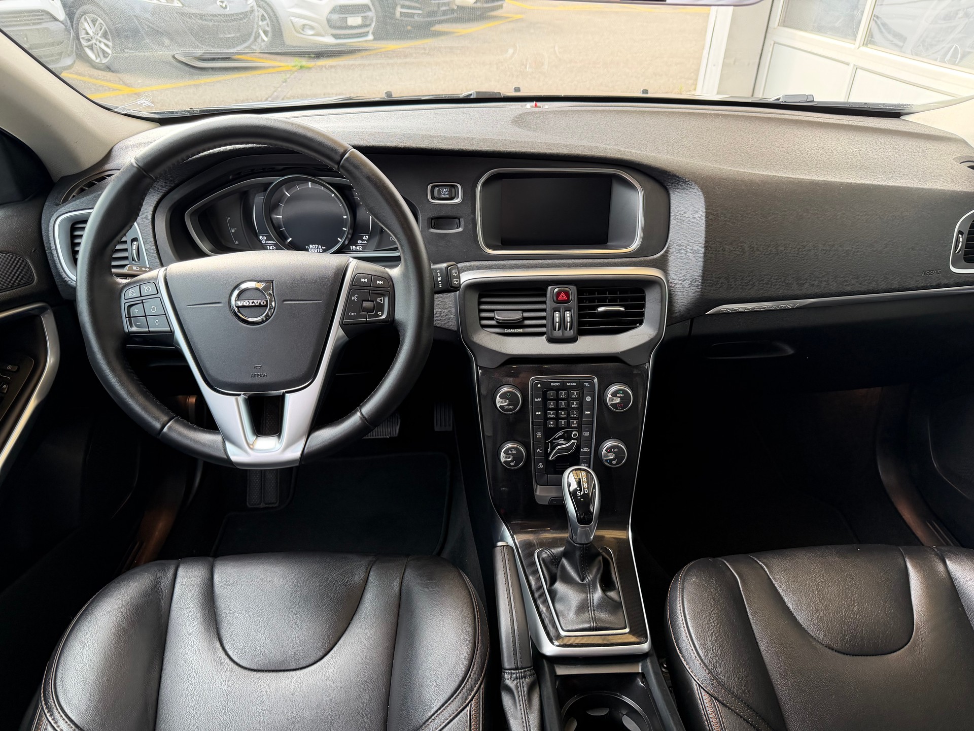 VOLVO V40 Cross Country Pro D2 Geartronic-image-9