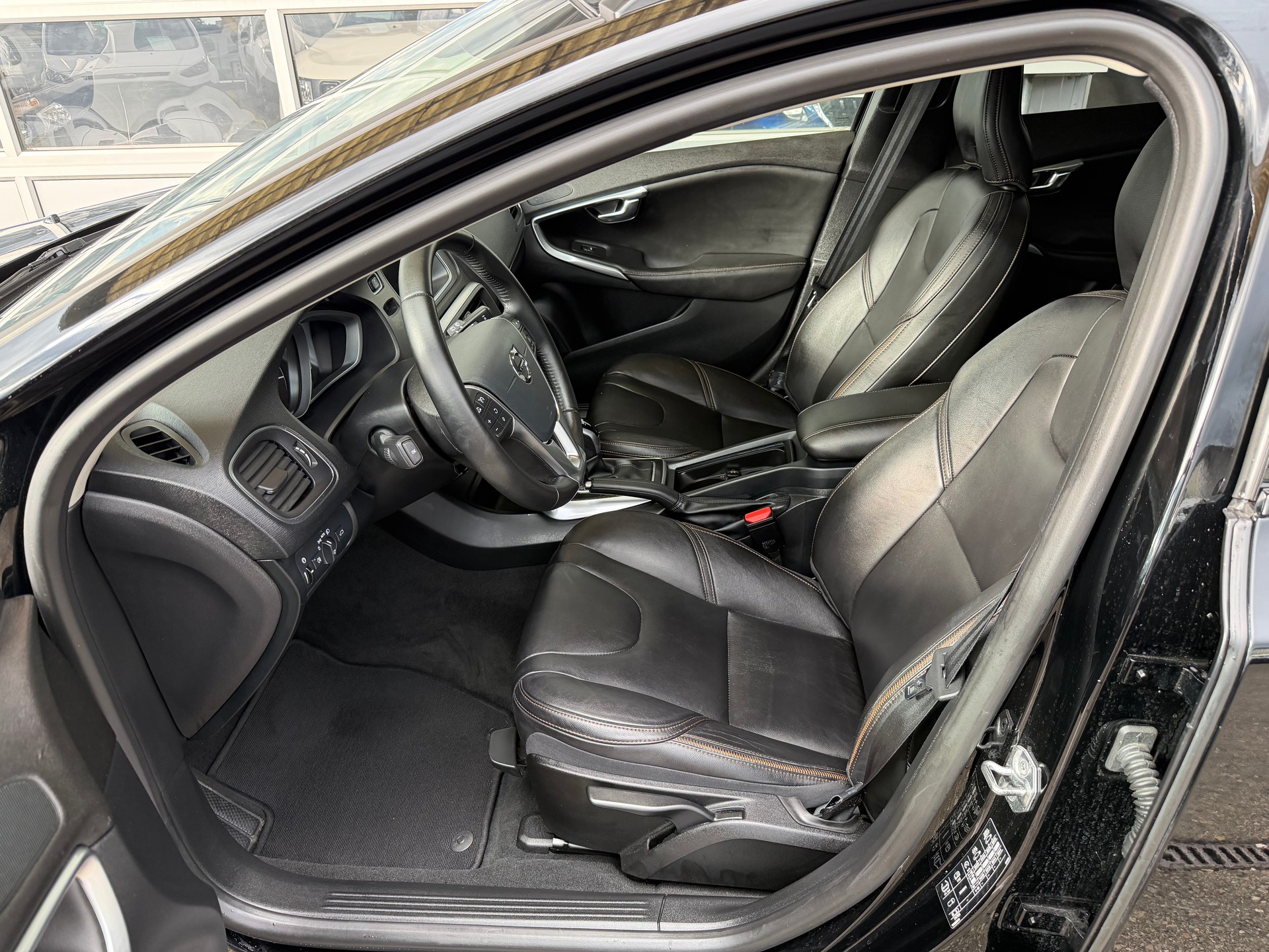 VOLVO V40 Cross Country Pro D2 Geartronic-image-7