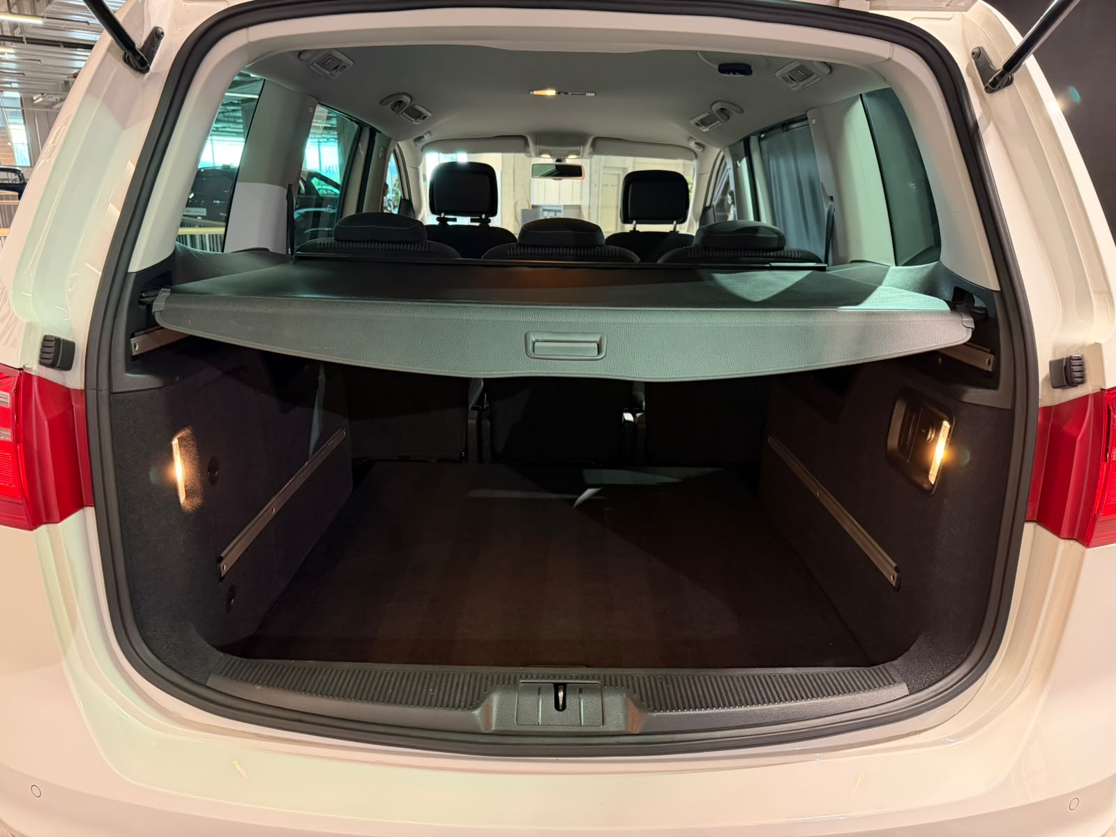 SEAT Alhambra 2.0 TDI Style Eco DSG (CH)-image-12