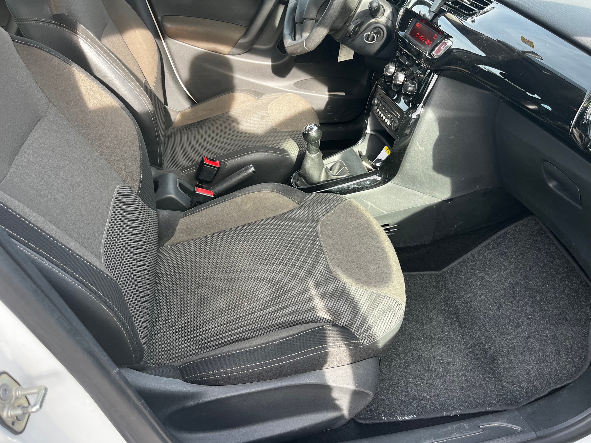 CITROEN C3 1.2i Tonic-image-9