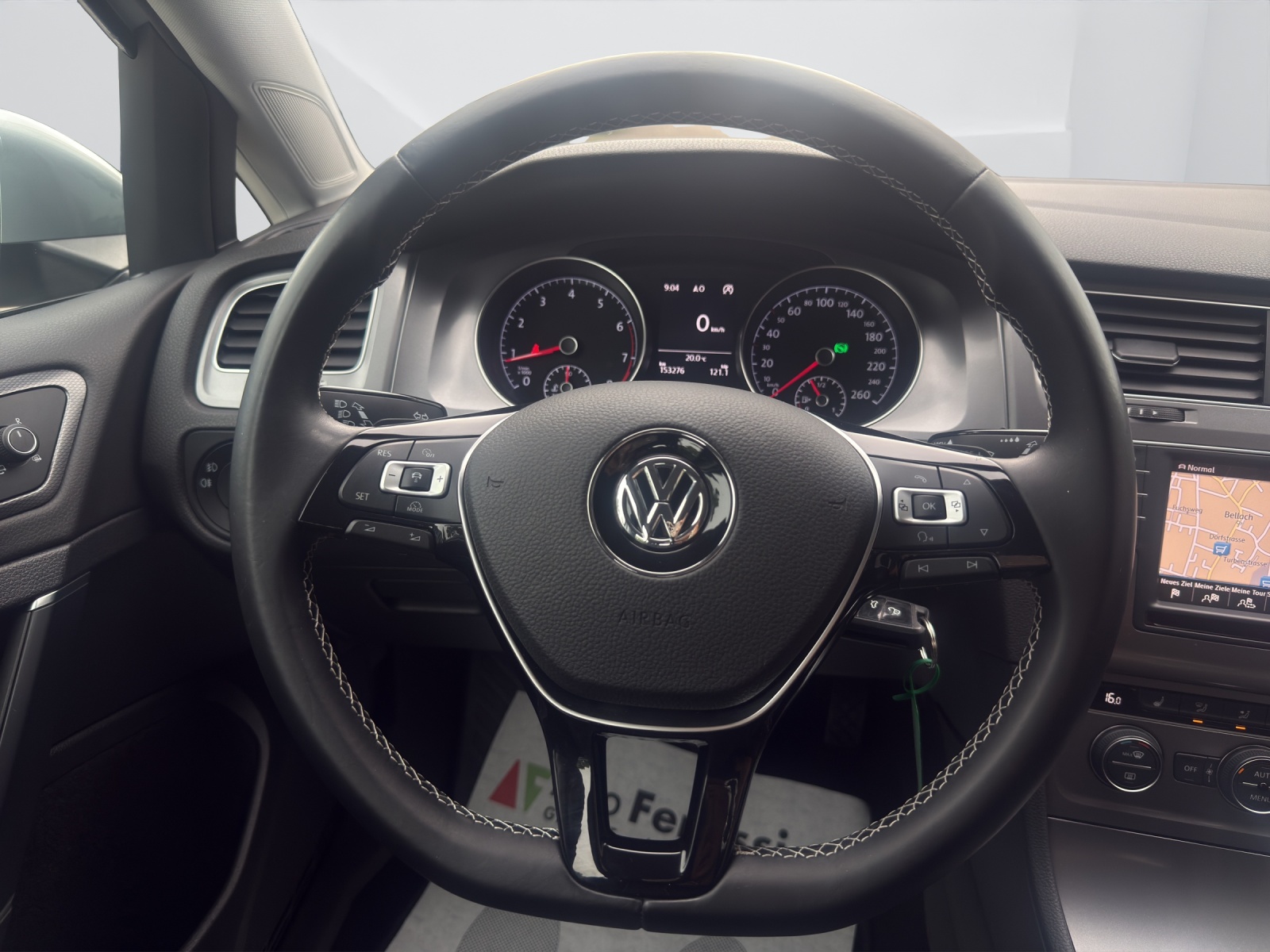 VW Golf 1.4 TSI Lounge DSG-image-13