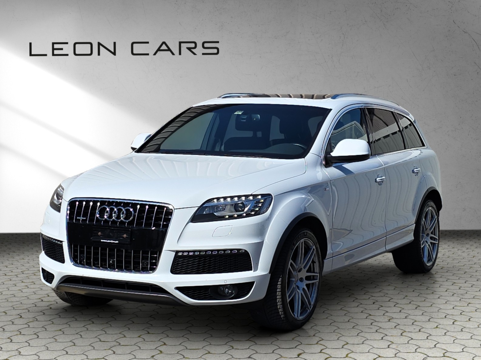 AUDI Q7 3.0 TDI quattro tiptronic 7-Sitzer mit AHK Luftfederung-image-0