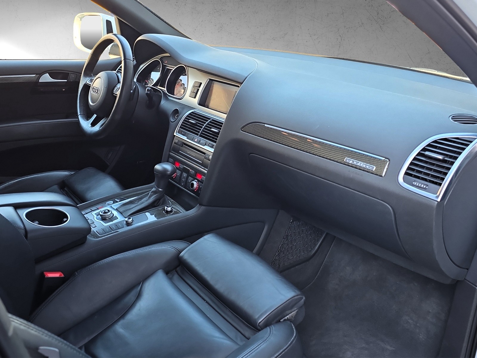 AUDI Q7 3.0 TDI quattro tiptronic 7-Sitzer mit AHK Luftfederung-image-1
