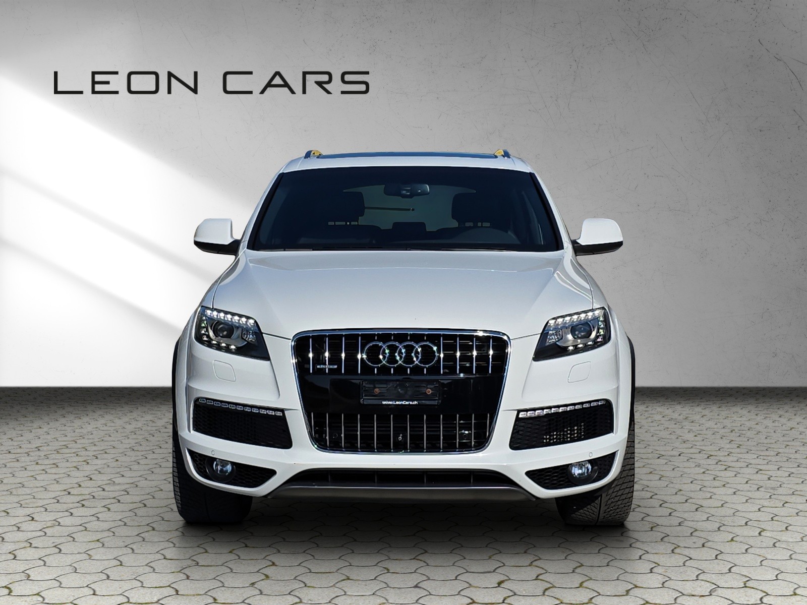 AUDI Q7 3.0 TDI quattro tiptronic 7-Sitzer mit AHK Luftfederung-showroom-element-1