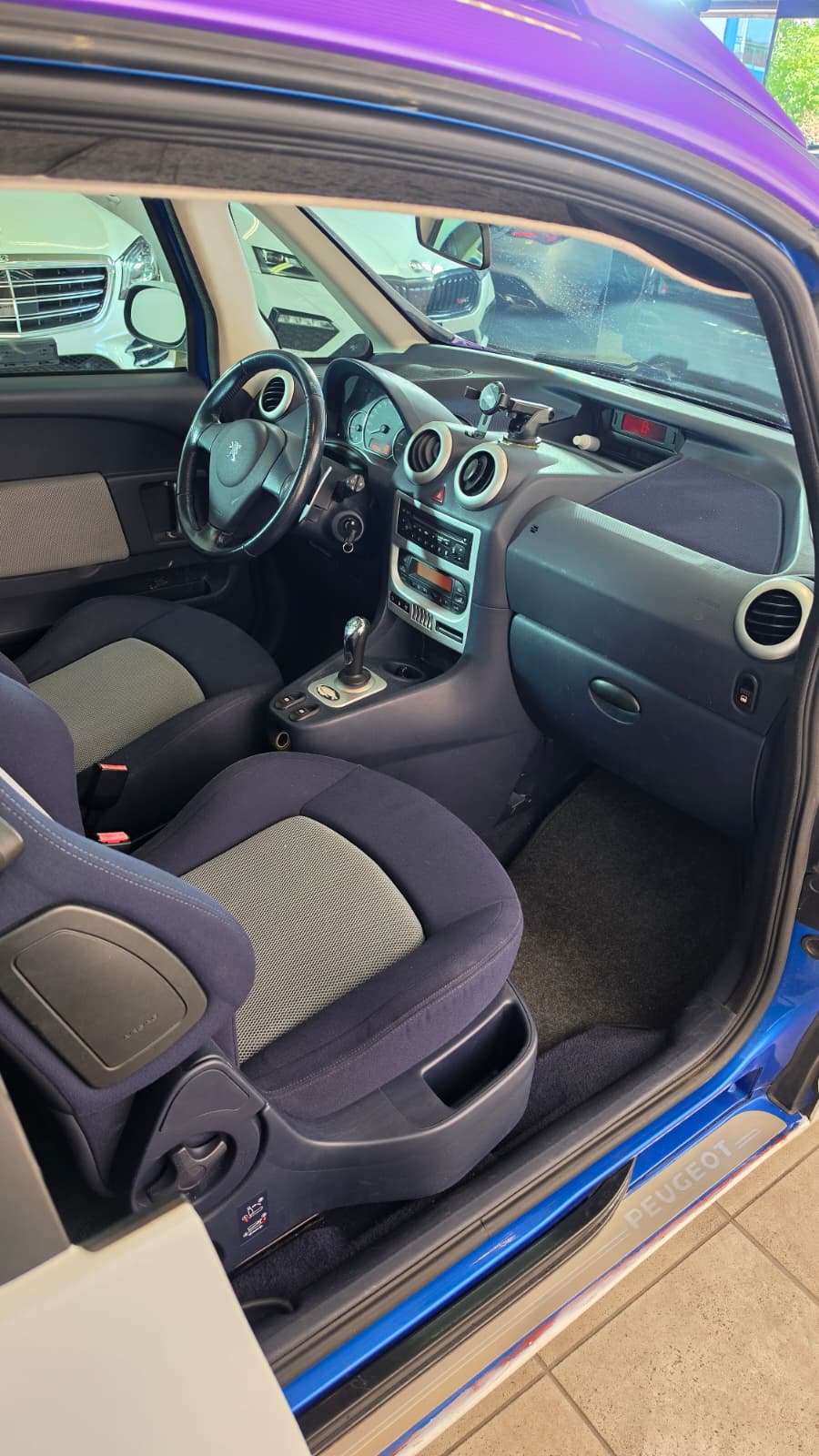 PEUGEOT 1007 1.6 Trendy 2-Tronic Frisch ab MFK und Frisch ab Service-image-9