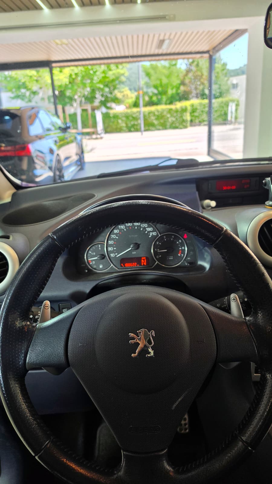 PEUGEOT 1007 1.6 Trendy 2-Tronic Frisch ab MFK und Frisch ab Service-image-7