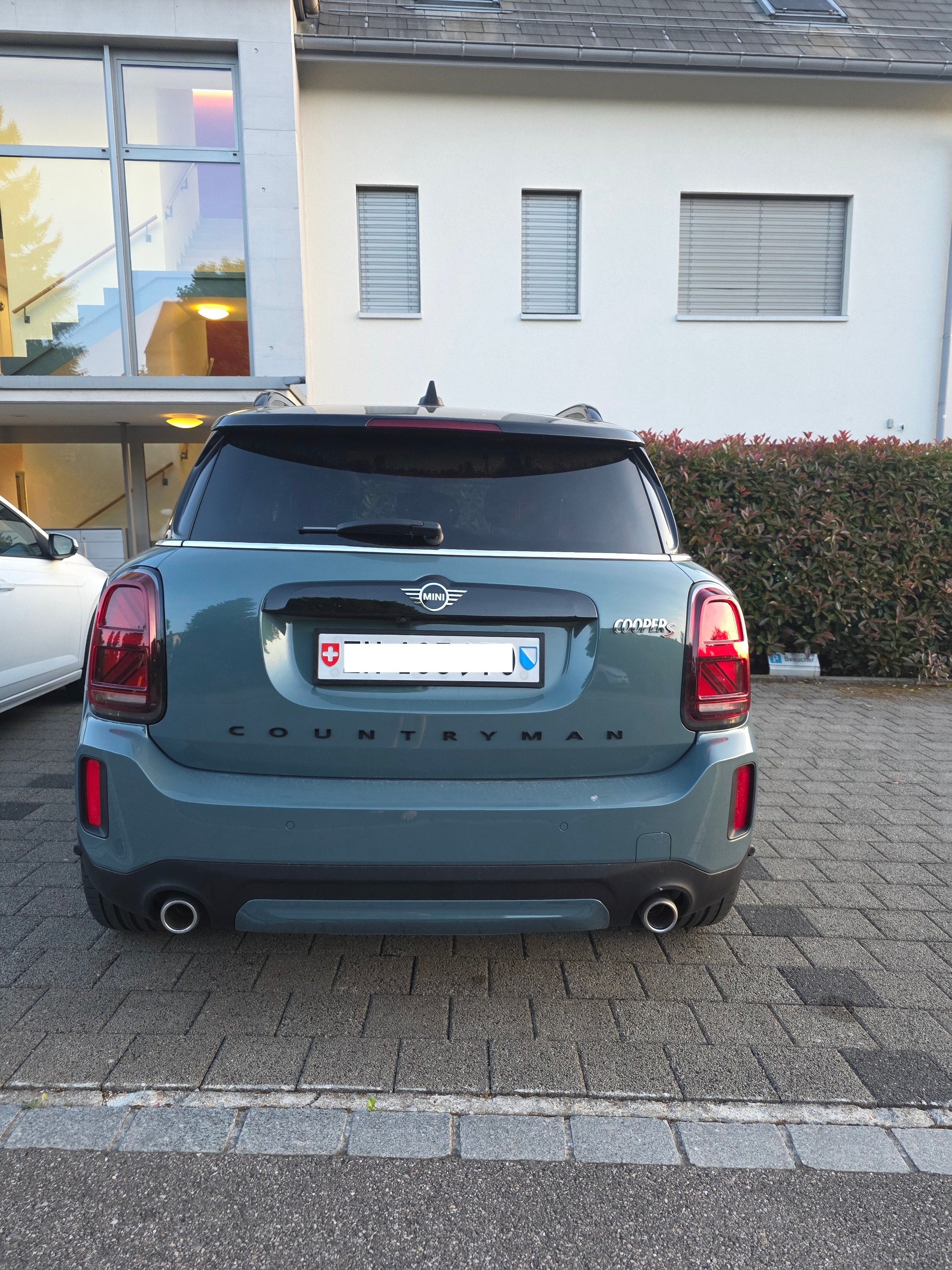 MINI 2.0i Cooper S ALL4-image-2
