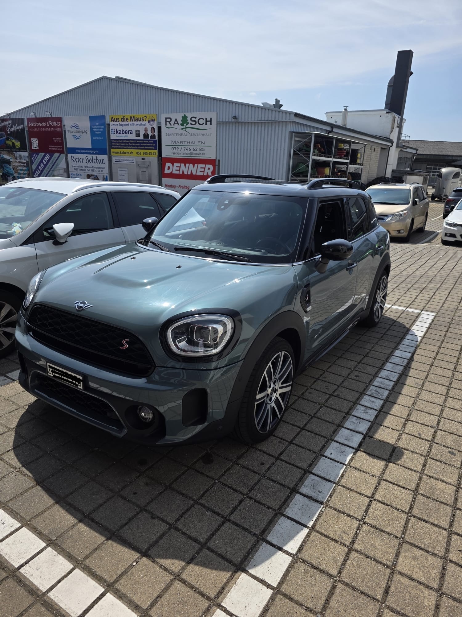 MINI 2.0i Cooper S ALL4-image-0