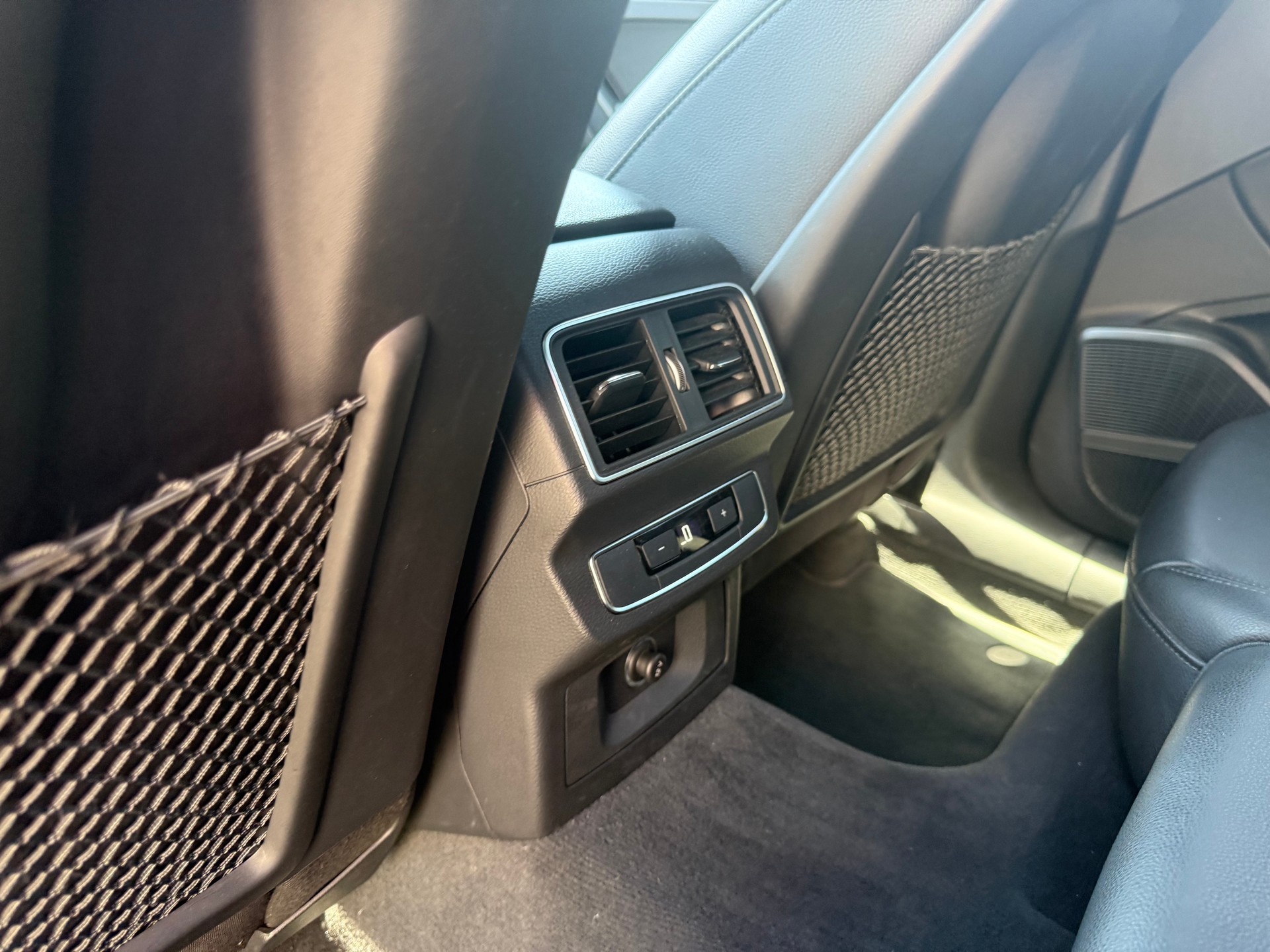 AUDI SQ5 TDI quattro tiptronic-image-16