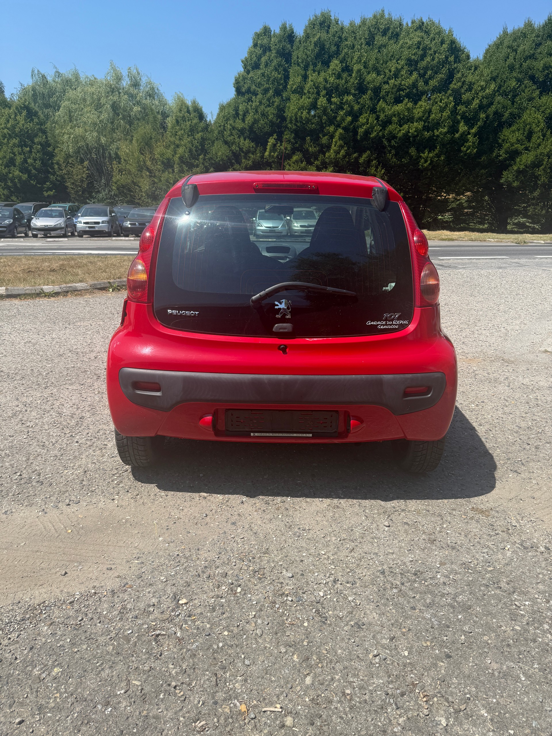 PEUGEOT 107 1.0 Swiss Edition-image-3